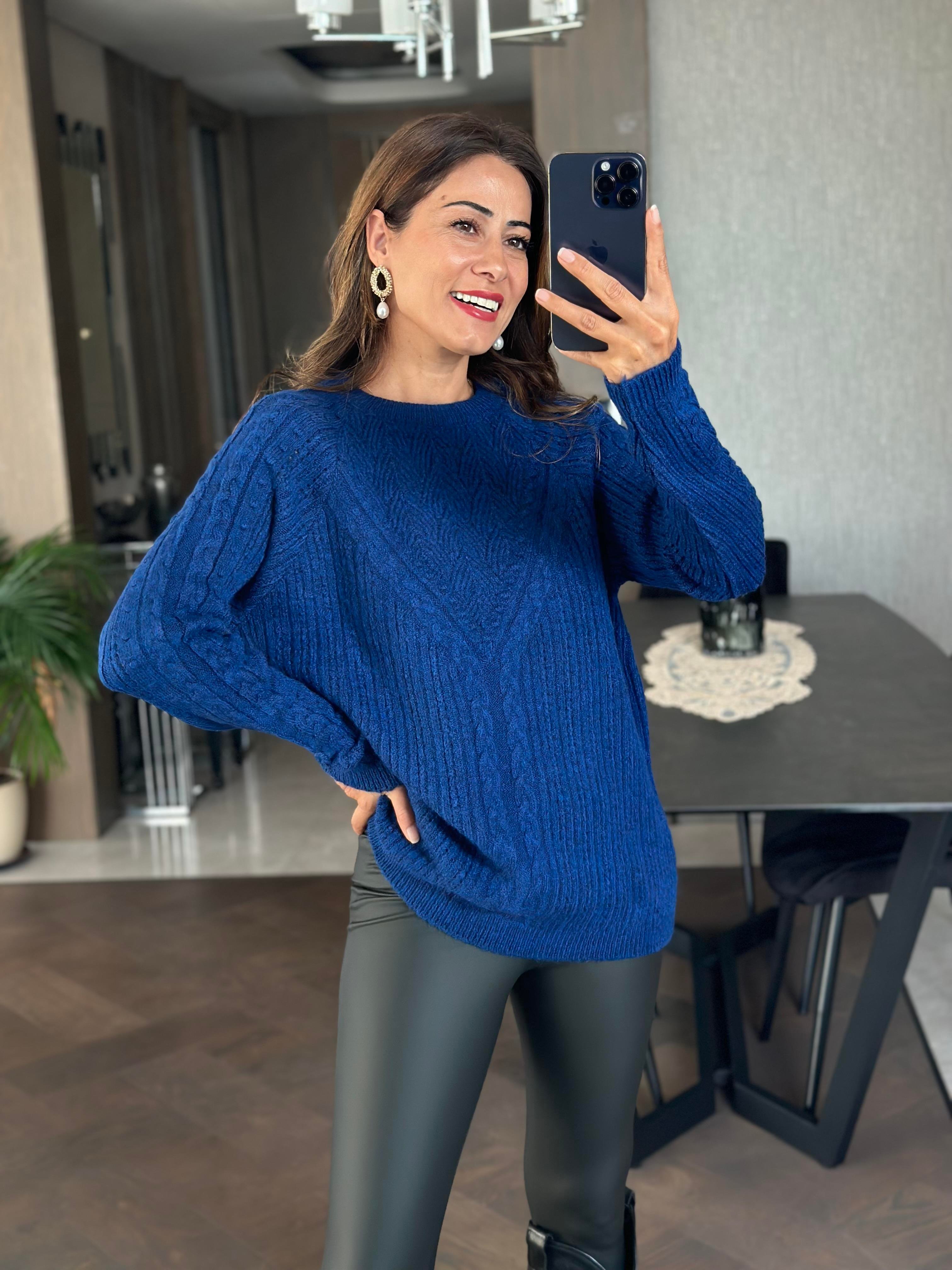 Saks Bisiklet Yaka Küçük Ponpon Detaylı Kadın Triko Kazak