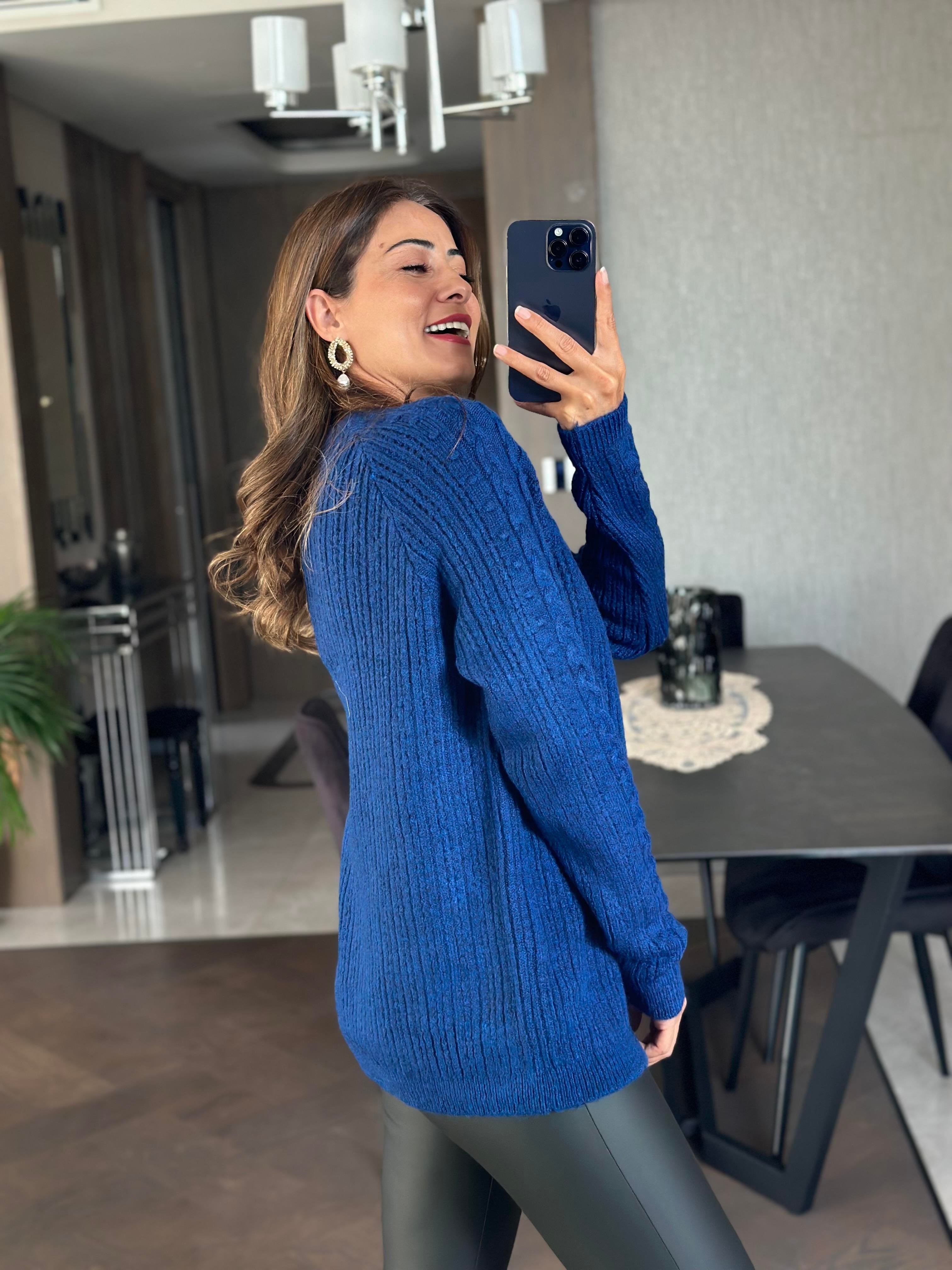Saks Bisiklet Yaka Küçük Ponpon Detaylı Kadın Triko Kazak