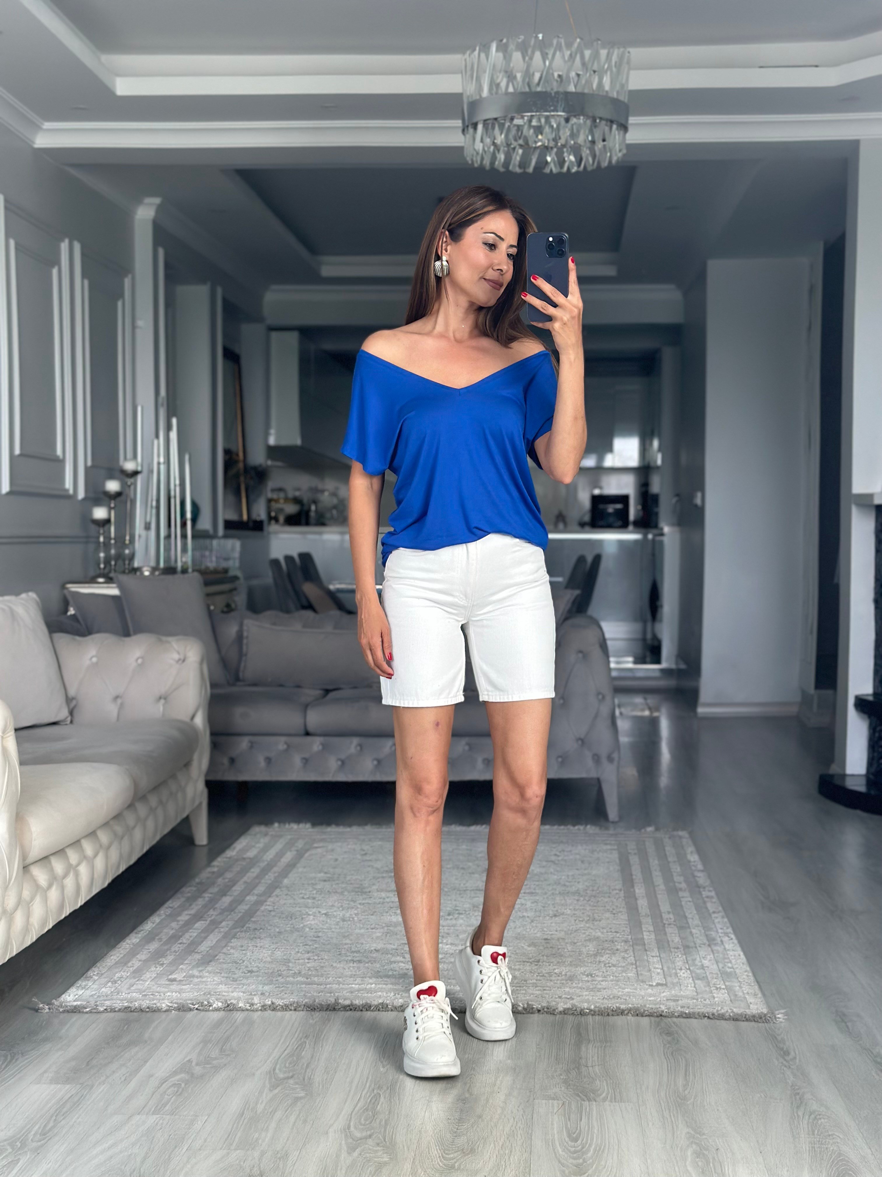 Saks Ön Arka V Yaka Kısa Kol Kadın T-Shirt