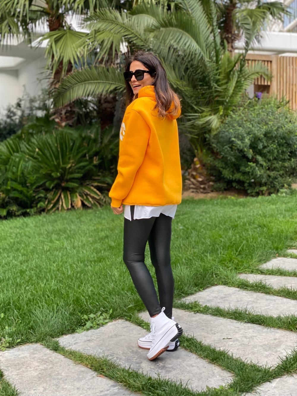 Sarı Kapüşonlu Los Angeles Baskılı Kadın Sweatshirt