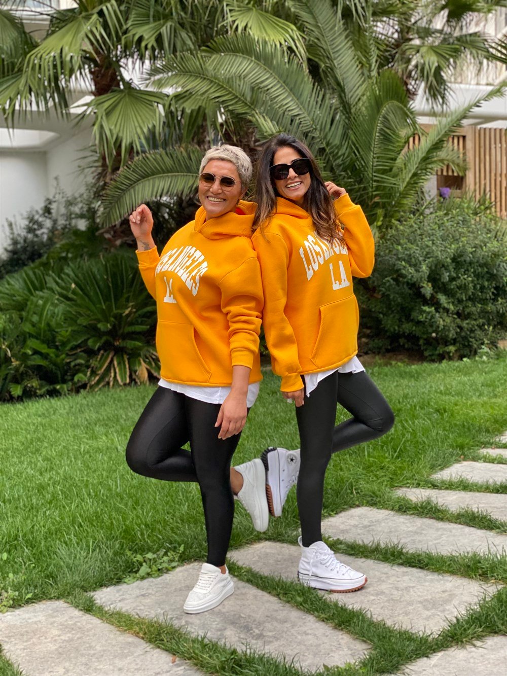 Sarı Kapüşonlu Los Angeles Baskılı Kadın Sweatshirt