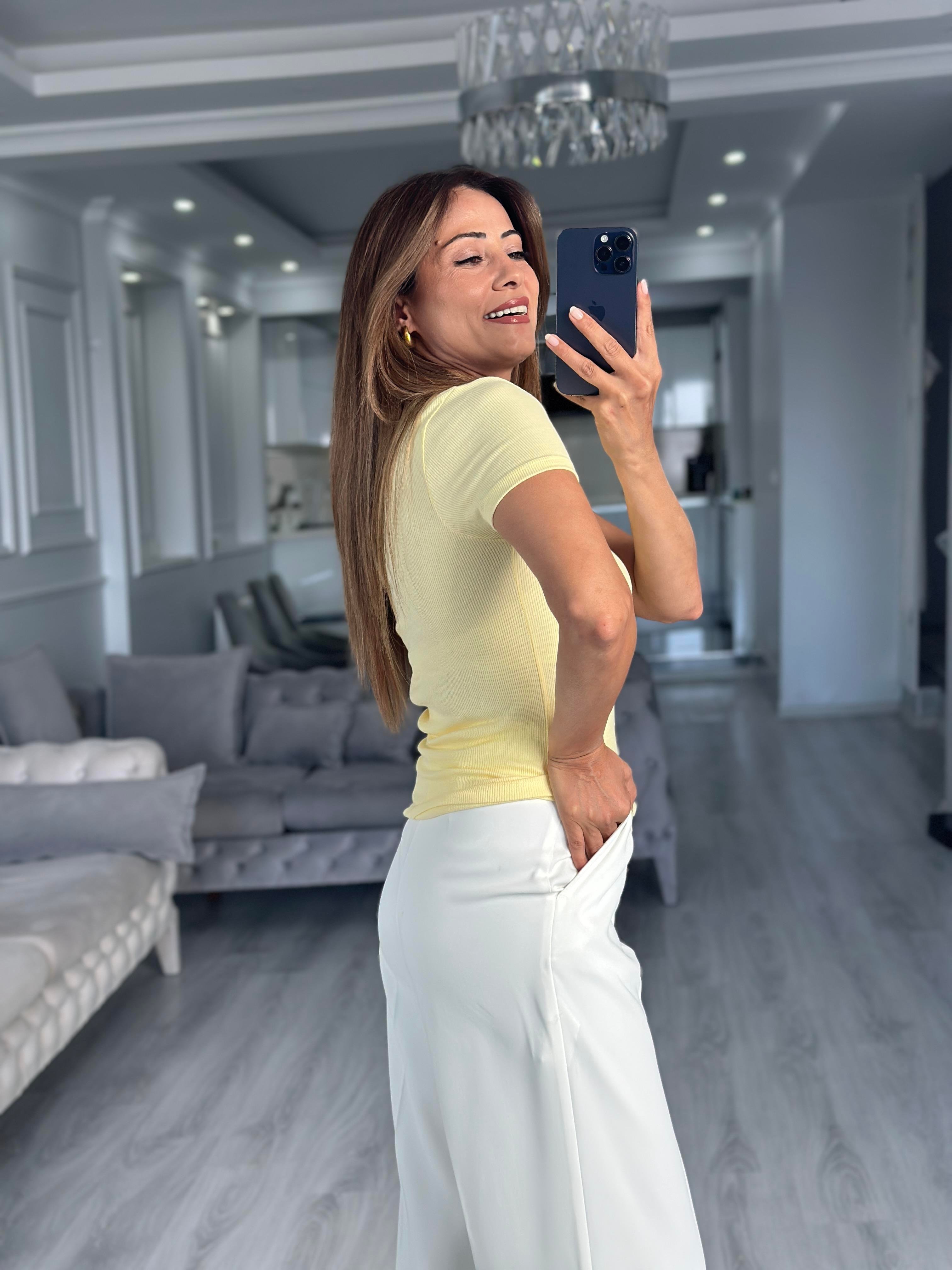 Sarı Kısa Kol Çıtçıt Düğmeli Bisiklet Yaka Kaşkorse Kadın Body