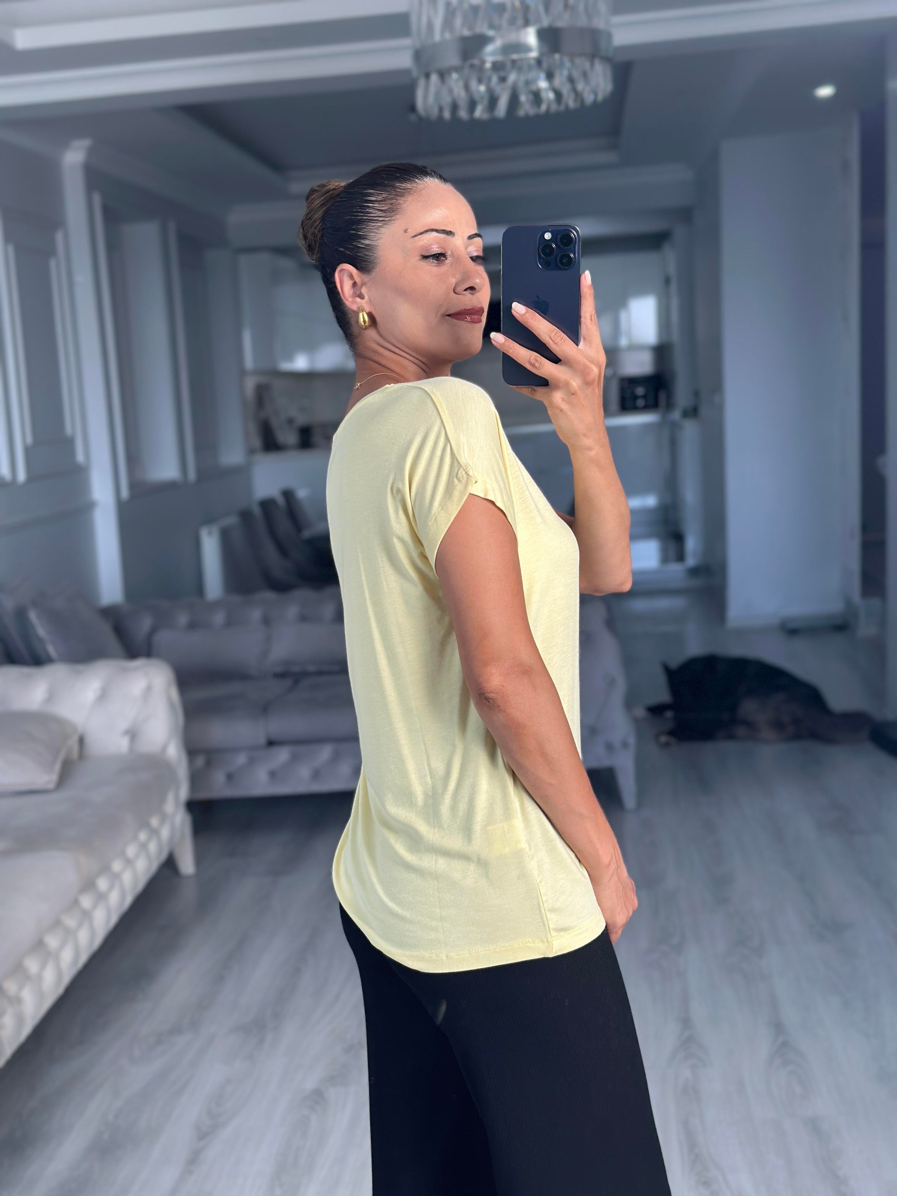 Sarı V Yaka Kısa Yarasa Kol Basic Kadın T-Shirt