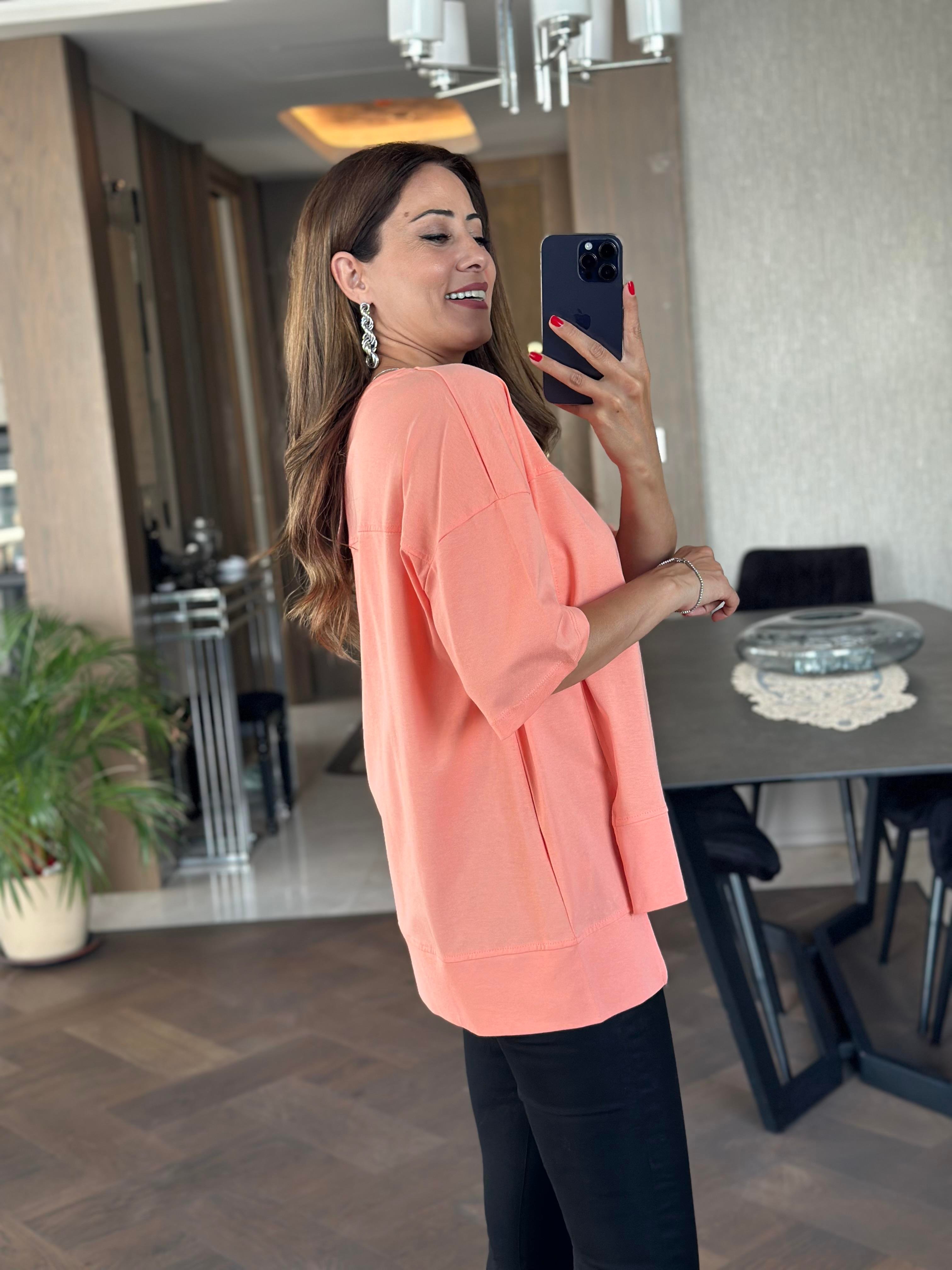 Şeftali Dikiş Detay Önü Çift Yırtmaçlı Kadın T-Shirt