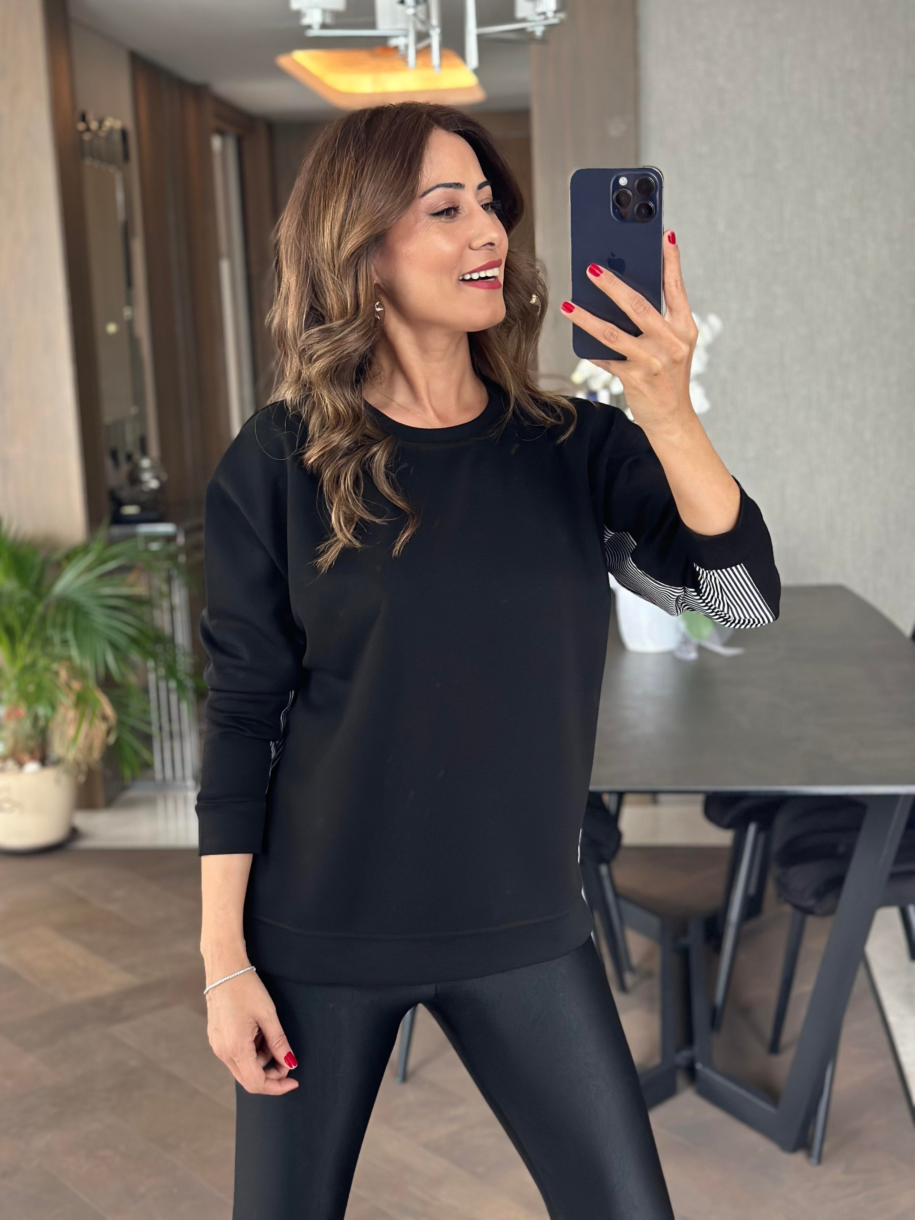 Siyah Arkası Çizgili Bisiklet Yaka Kadın Sweatshirt