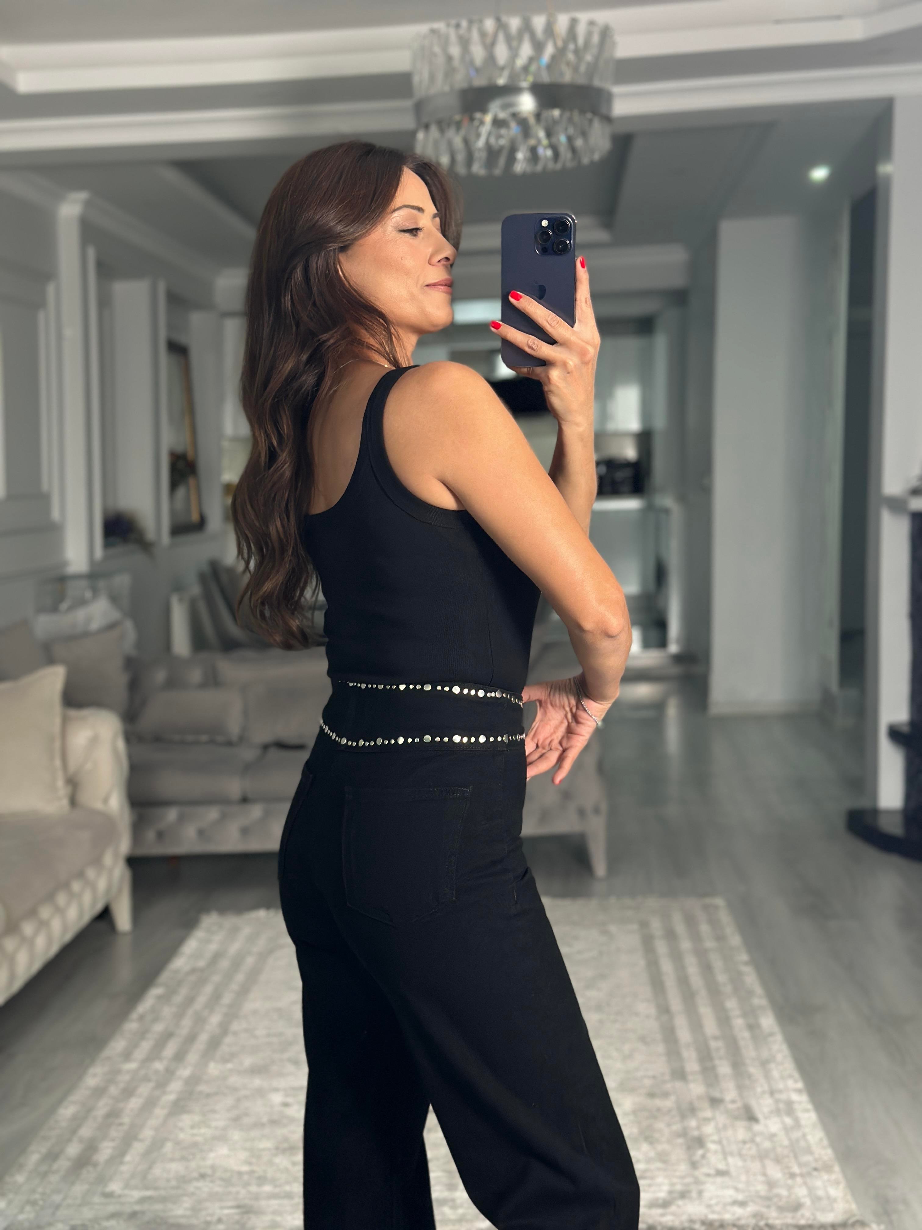 Siyah Askılı Alttan Çıtçıtlı Kadın Bodysüit