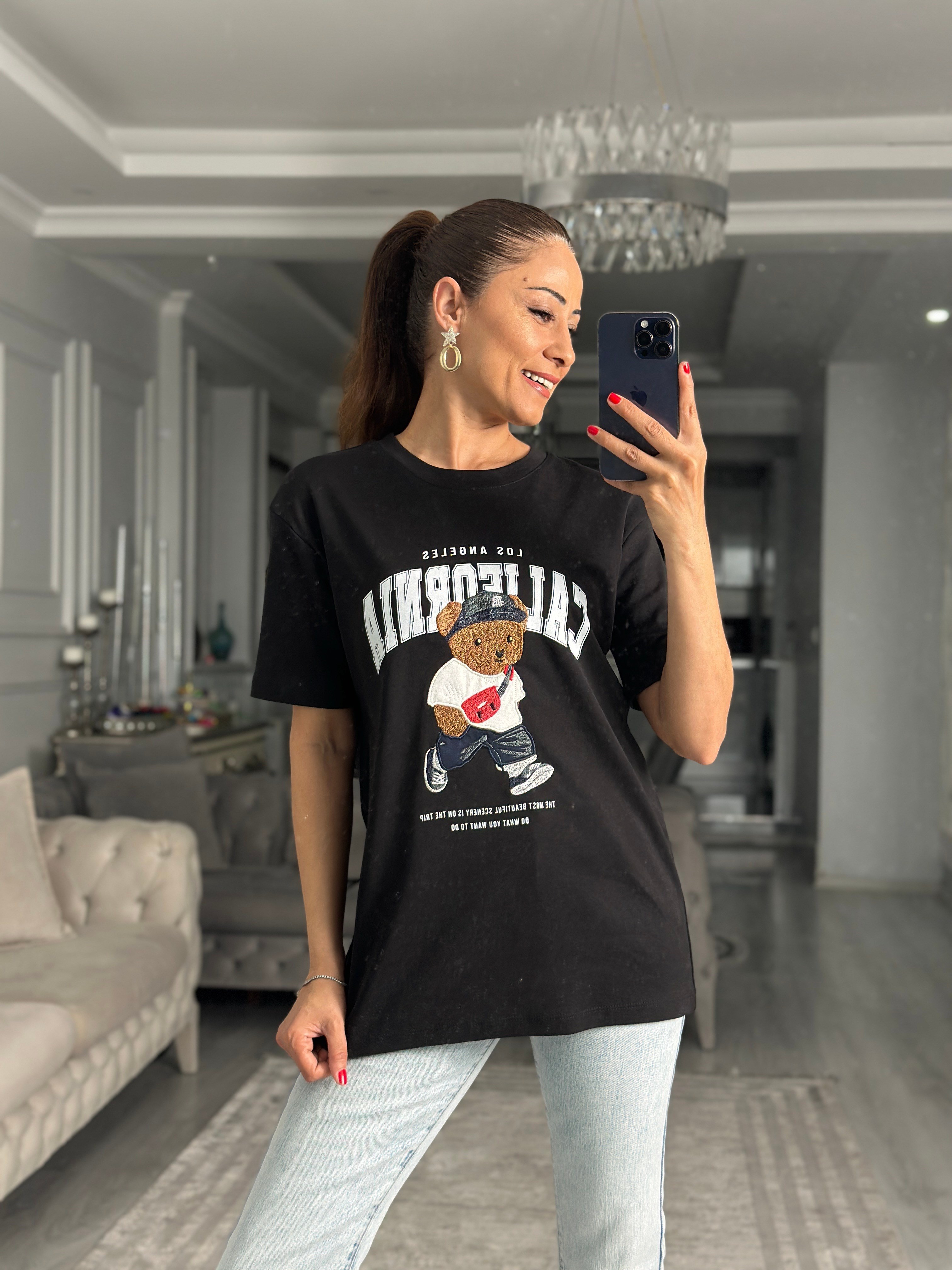 Siyah Ayıcık Nakışlı Bisiklet Yaka Kadın T-Shirt