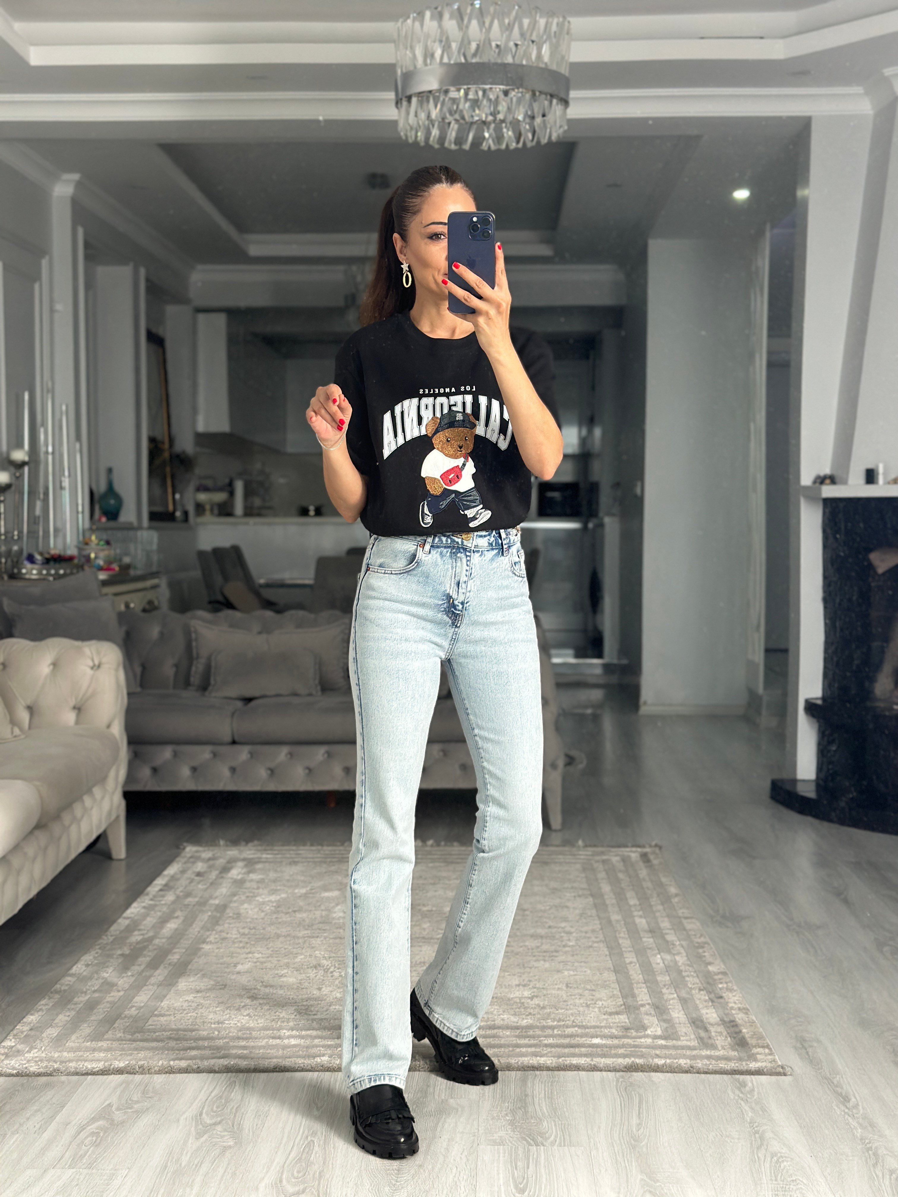 Siyah Ayıcık Nakışlı Bisiklet Yaka Kadın T-Shirt