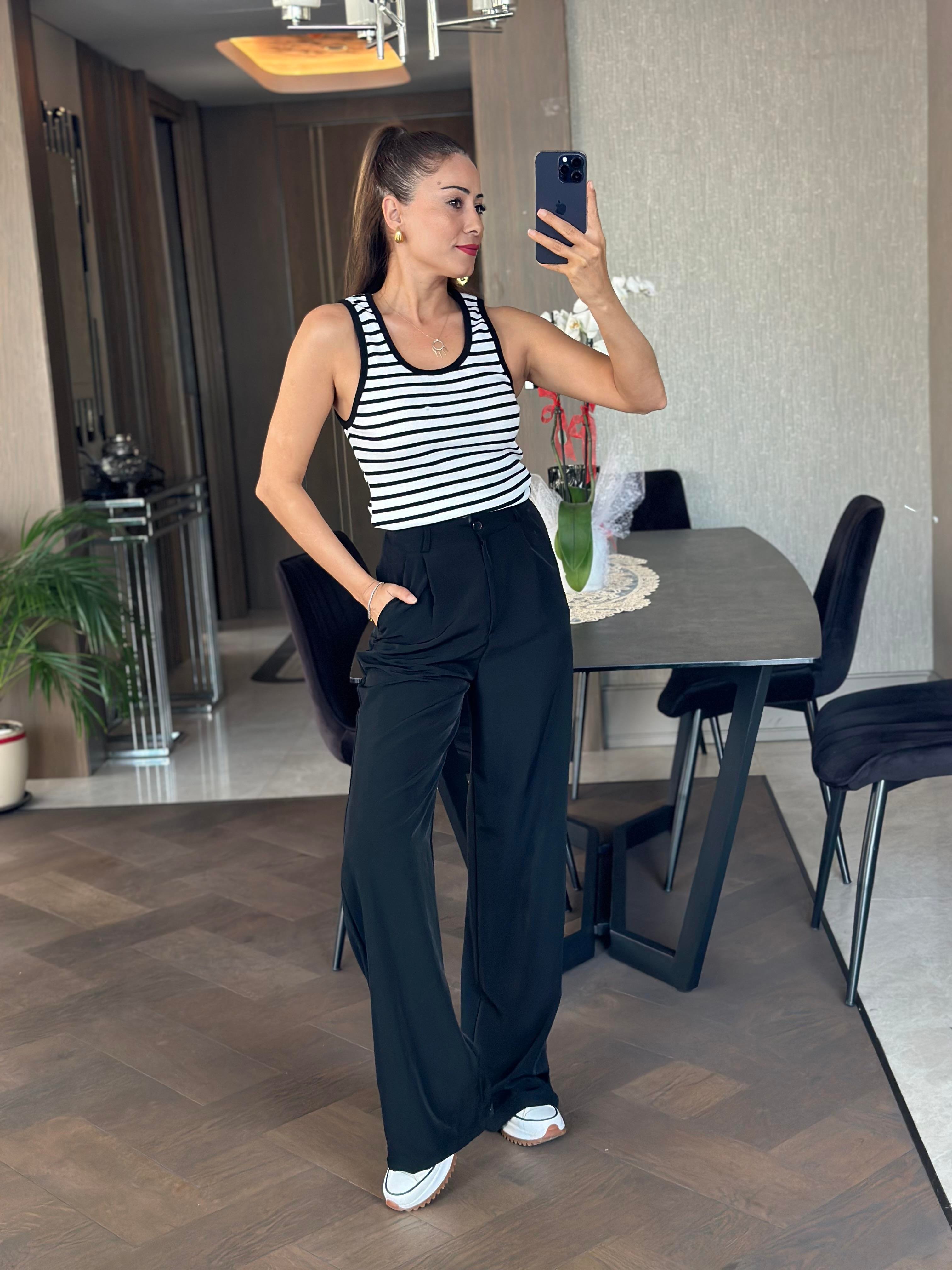Siyah Beyaz Çizgili U Yaka Sıfır Kol Fitilli Kaşkorse  Kadın Body