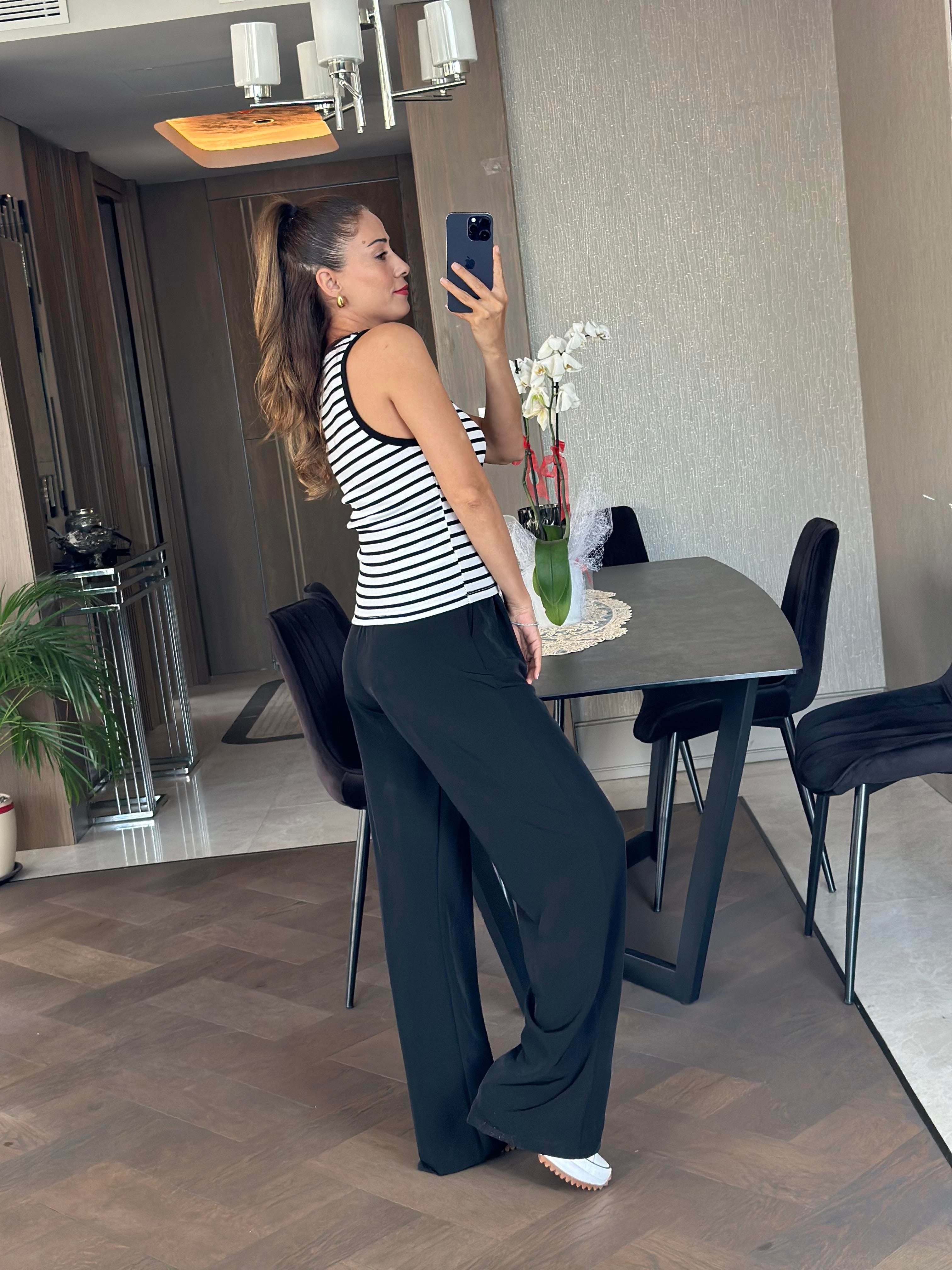 Siyah Beyaz Çizgili U Yaka Sıfır Kol Fitilli Kaşkorse  Kadın Body