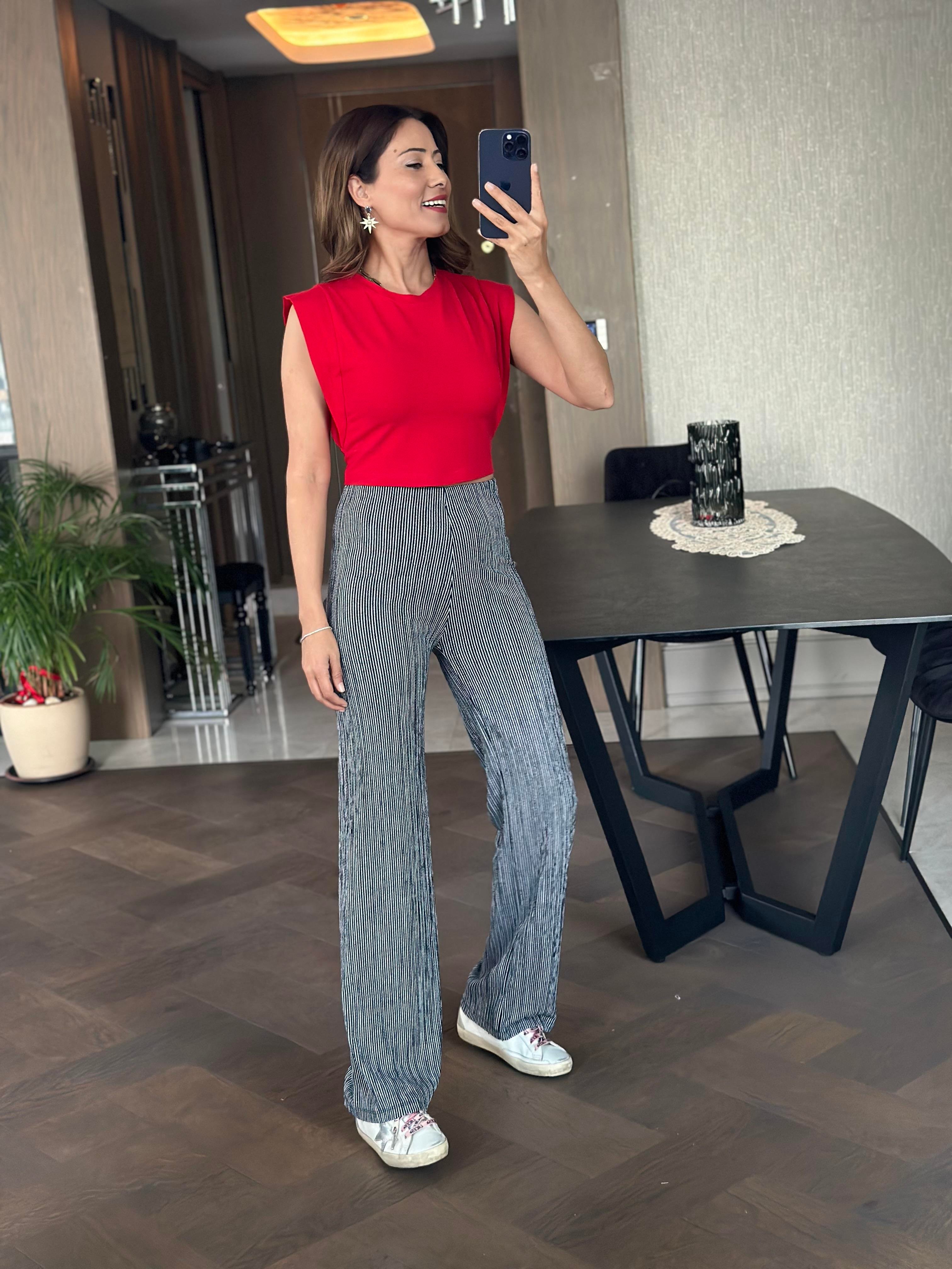 Siyah Beyaz İnce Çizgili Beli Lastikli Bürümcük Kadın Pantolon