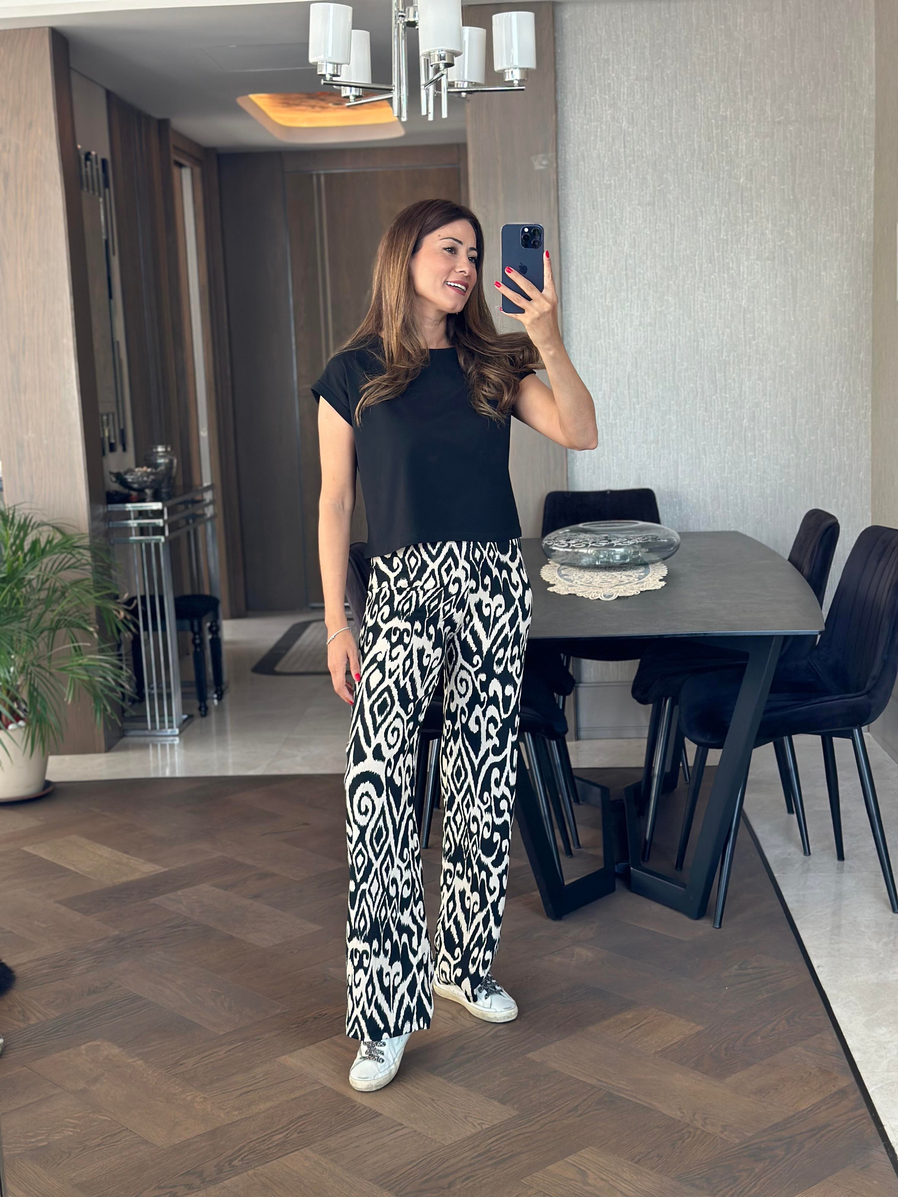 Siyah Bisiklet Yaka Basic Top Kadın Crop T-Shirt