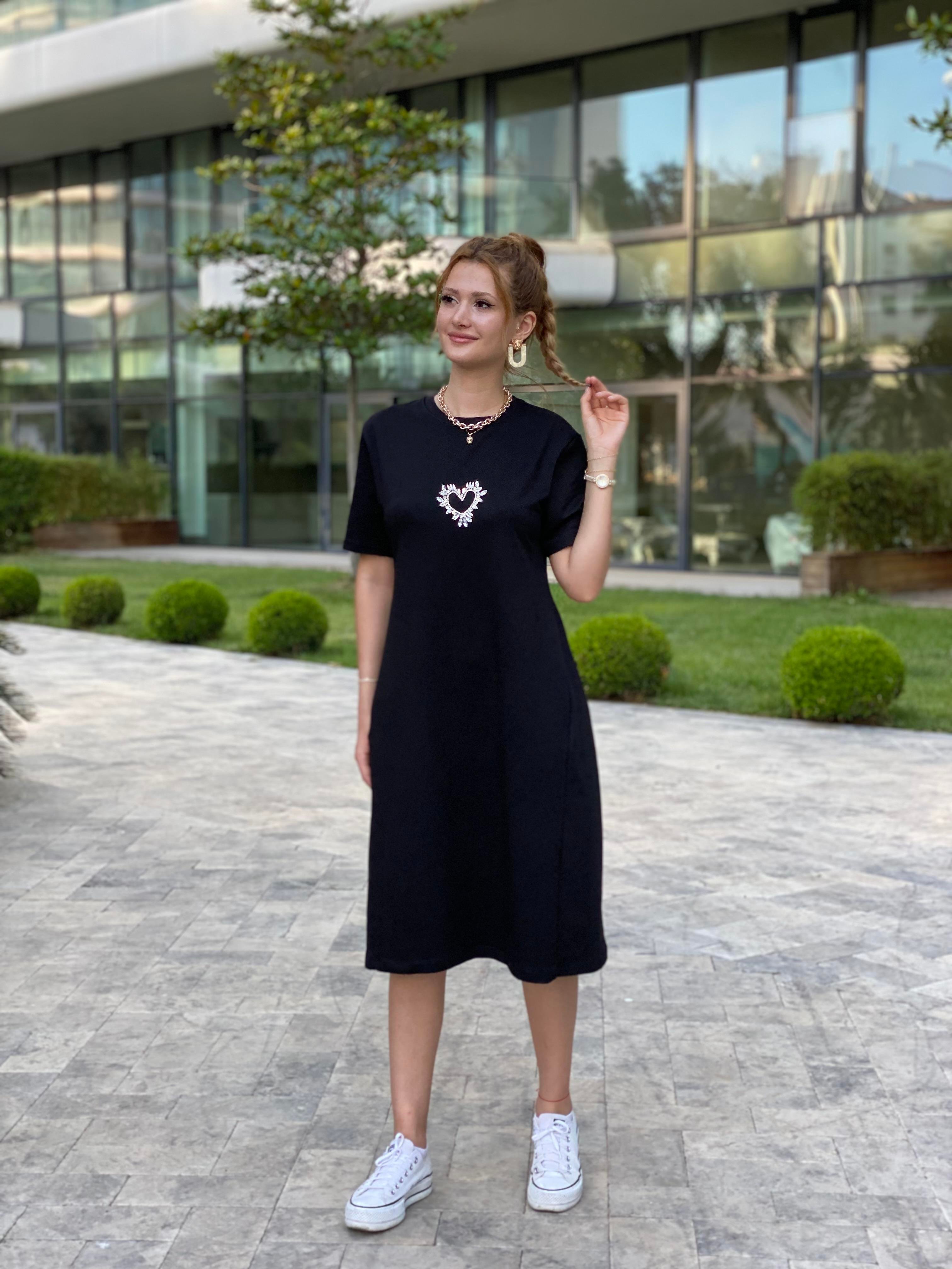 Siyah Cepli Taş Kalpli Basic Midi Boy Kadın Elbise