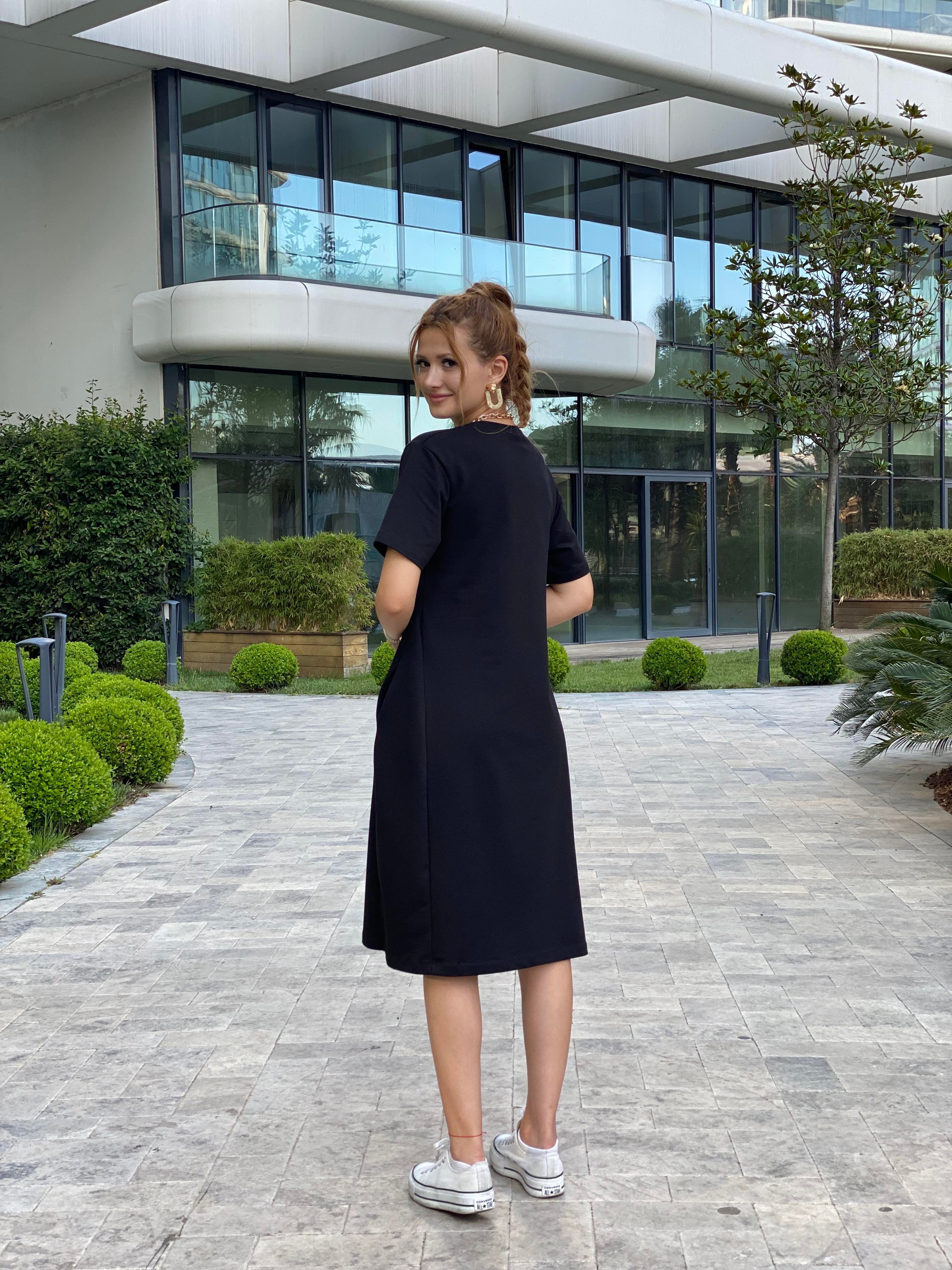 Siyah Cepli Taş Kalpli Basic Midi Boy Kadın Elbise