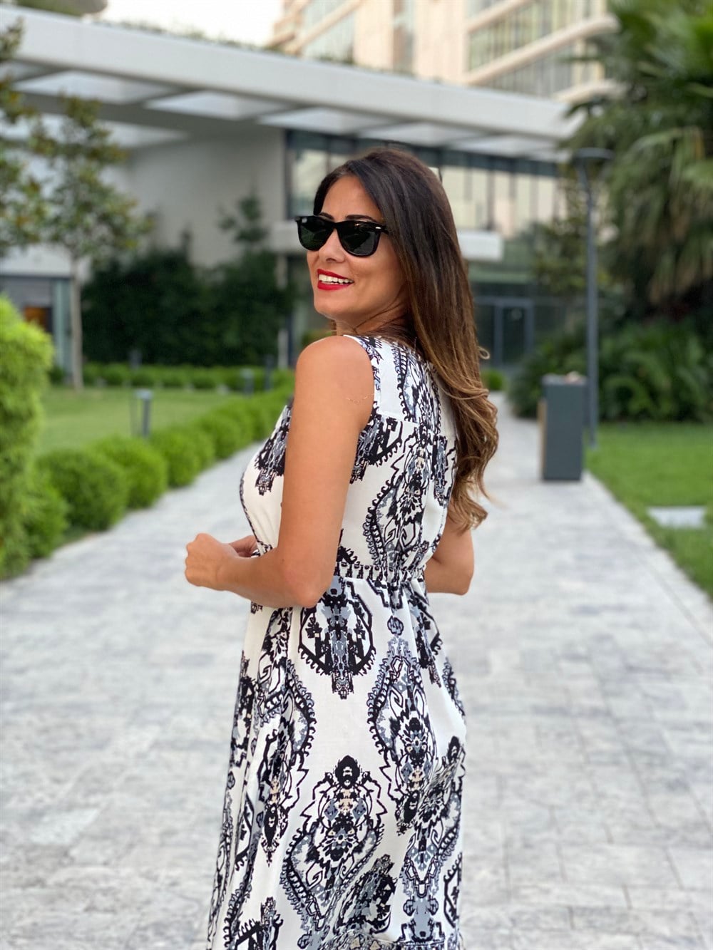 Siyah Desenli Önü Düğme Detay Bel Bağcıklı Kadın Elbise