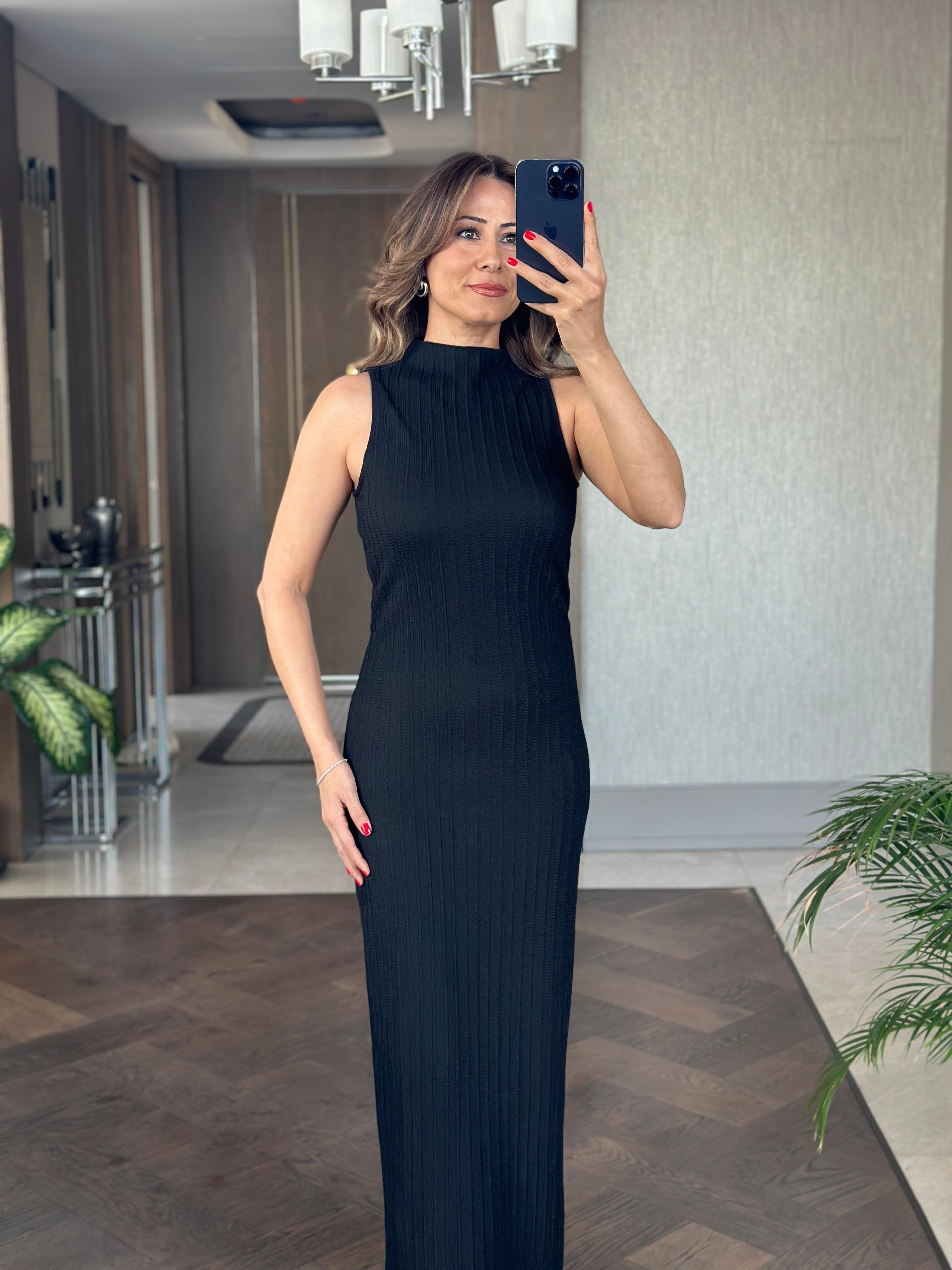 Siyah Dik Yaka Salsa Triko Kadın Maksi Boy Elbise