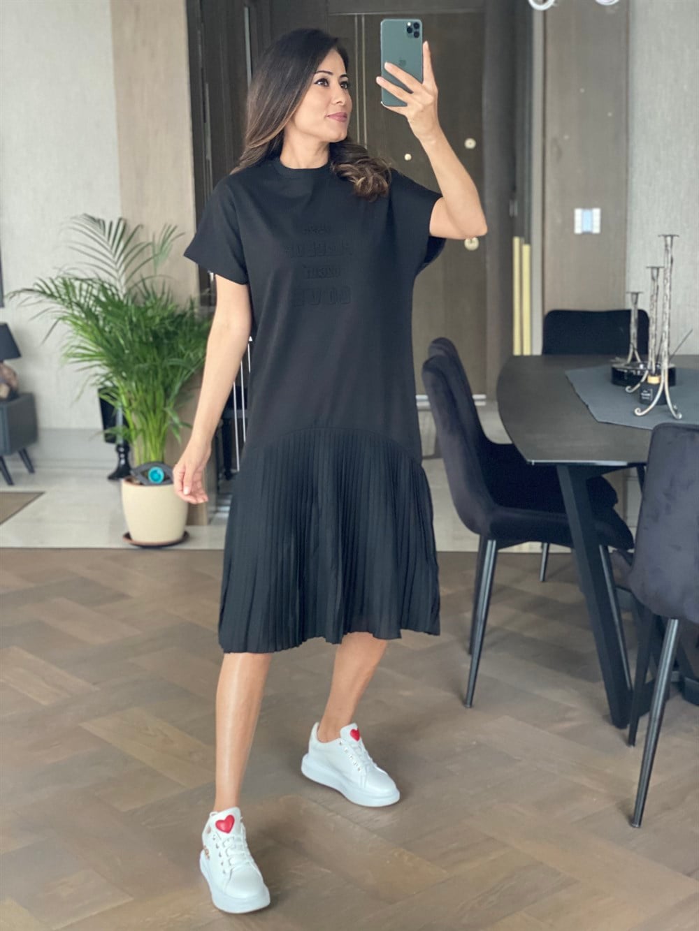 Siyah Eteği Pliseli Çelik Elbise