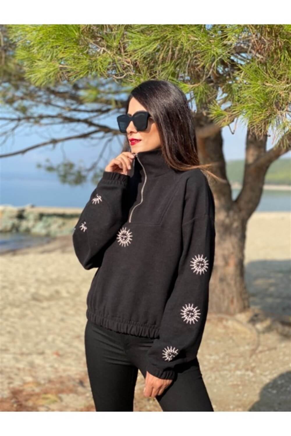 Siyah Güneş Nakışlı Sweatshirt 