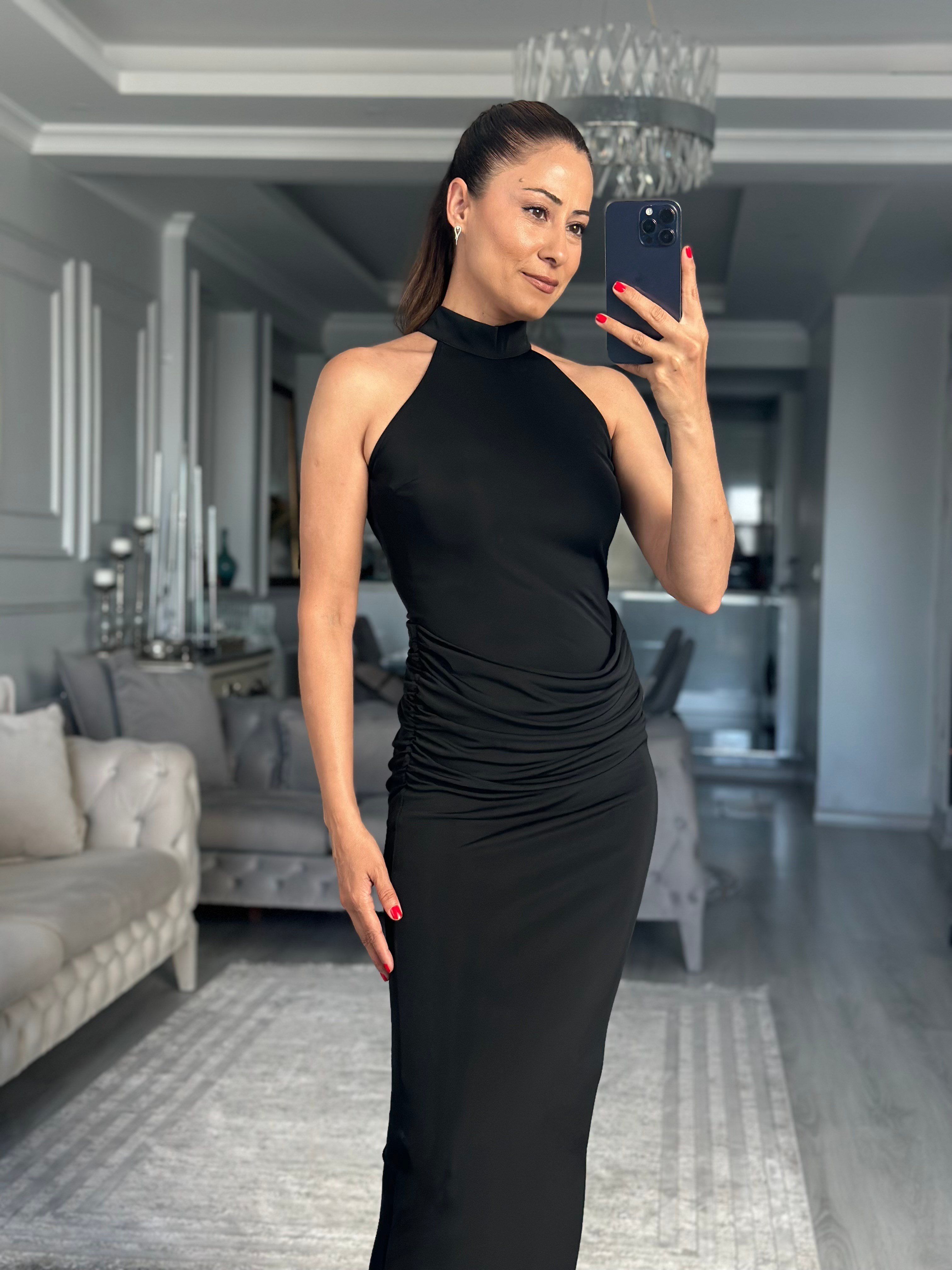 Siyah Halter Yaka Beli Drapeli Maxi Boy Kadın Elbise