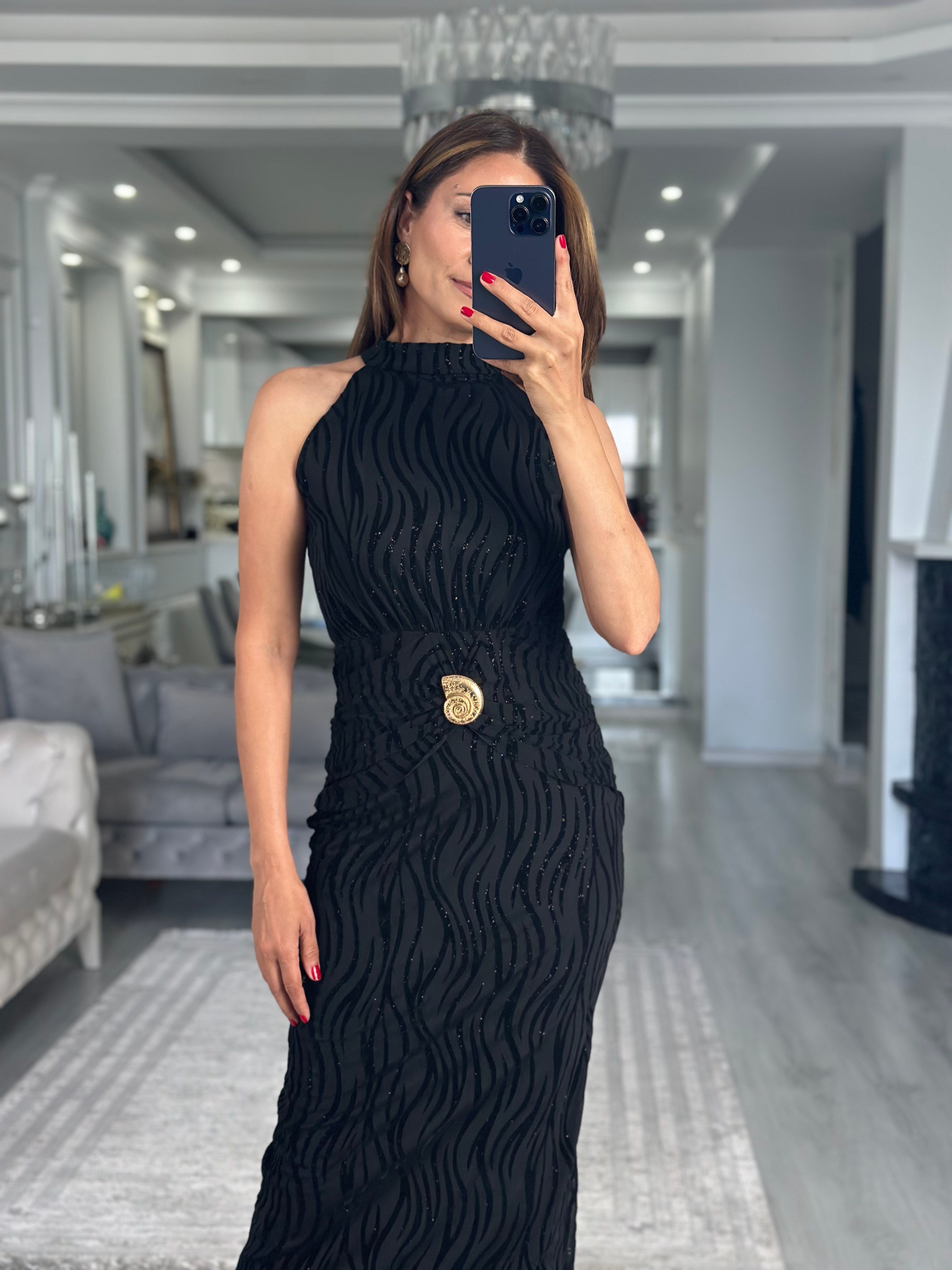 Siyah Halter Yaka Salyangoz Tokalı Simli Maxi Boy Kadın Elbise