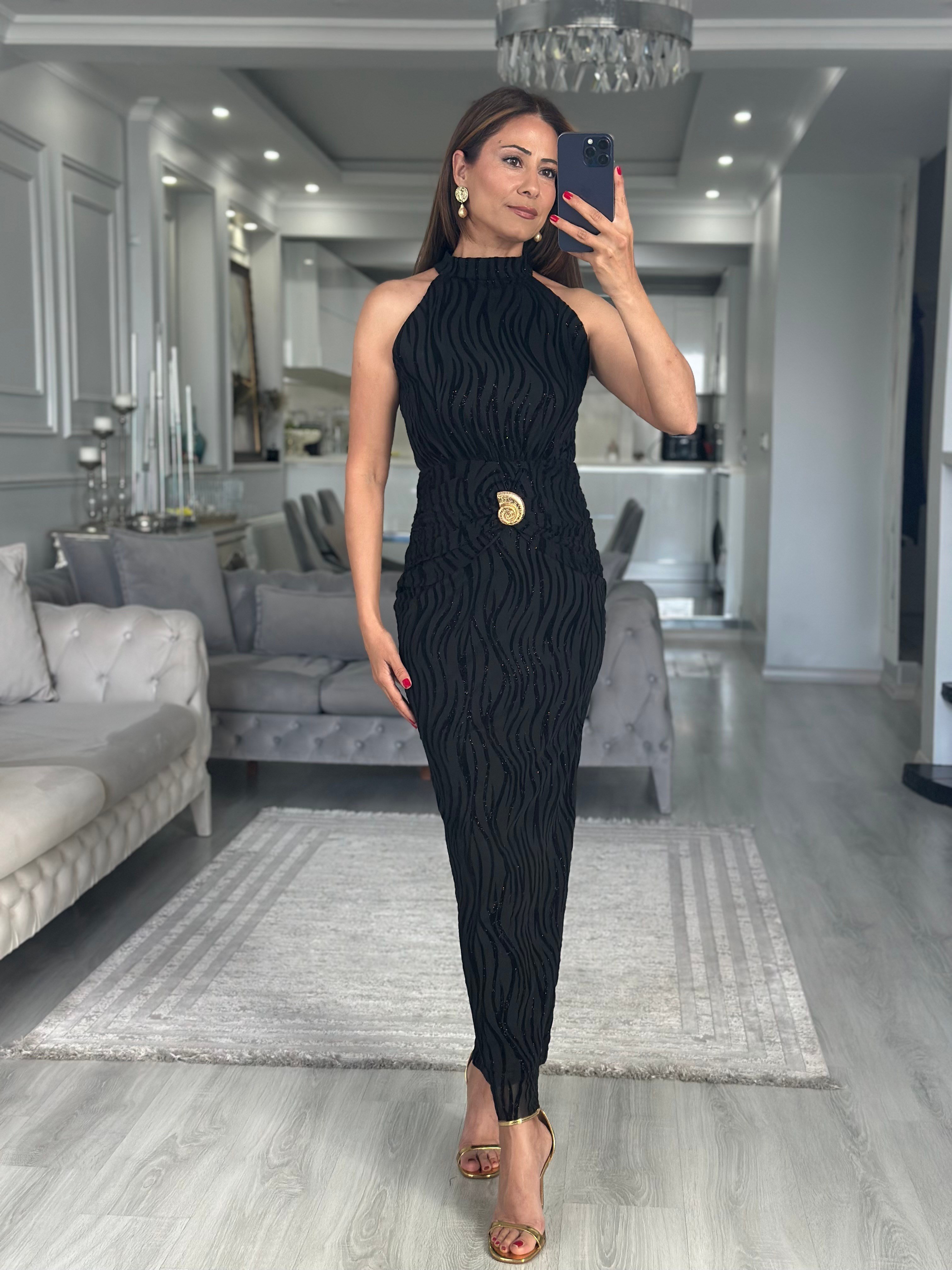 Siyah Halter Yaka Salyangoz Tokalı Simli Maxi Boy Kadın Elbise