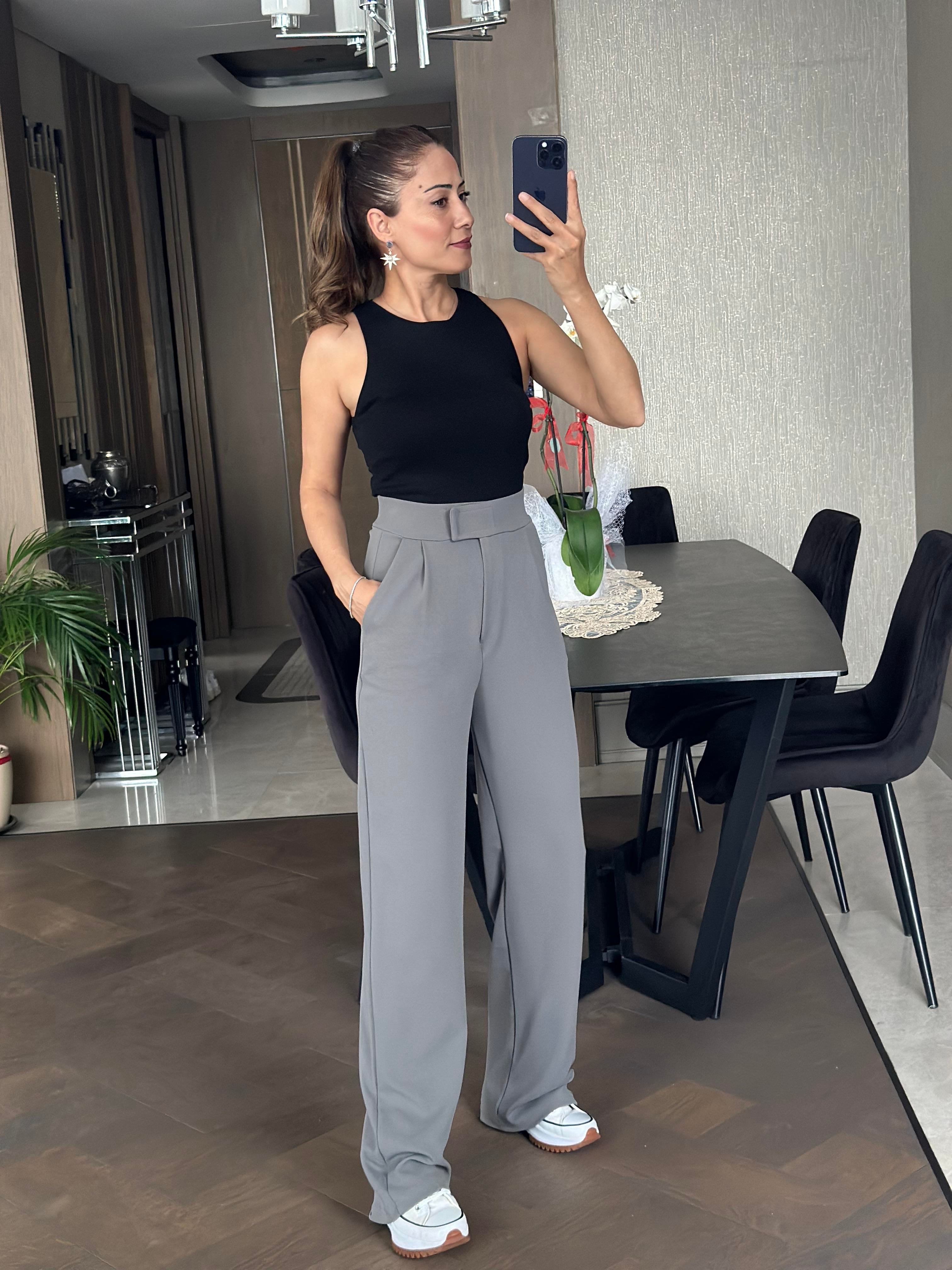 Siyah Halter Yaka Sıfır Kol Kadın Body