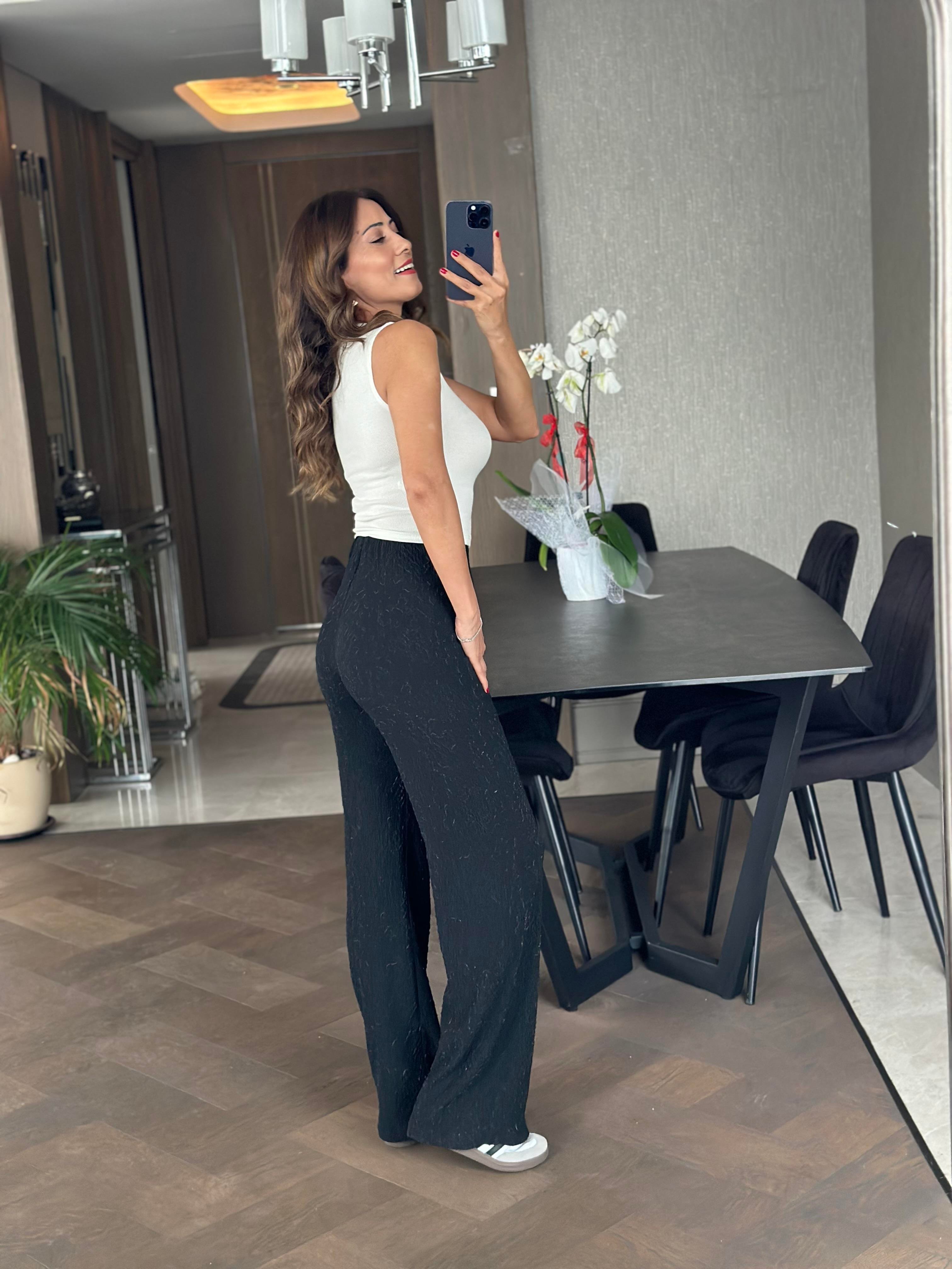 Siyah Kabartmalı Beli Lastikli Bürümcük Kadın Pantolon