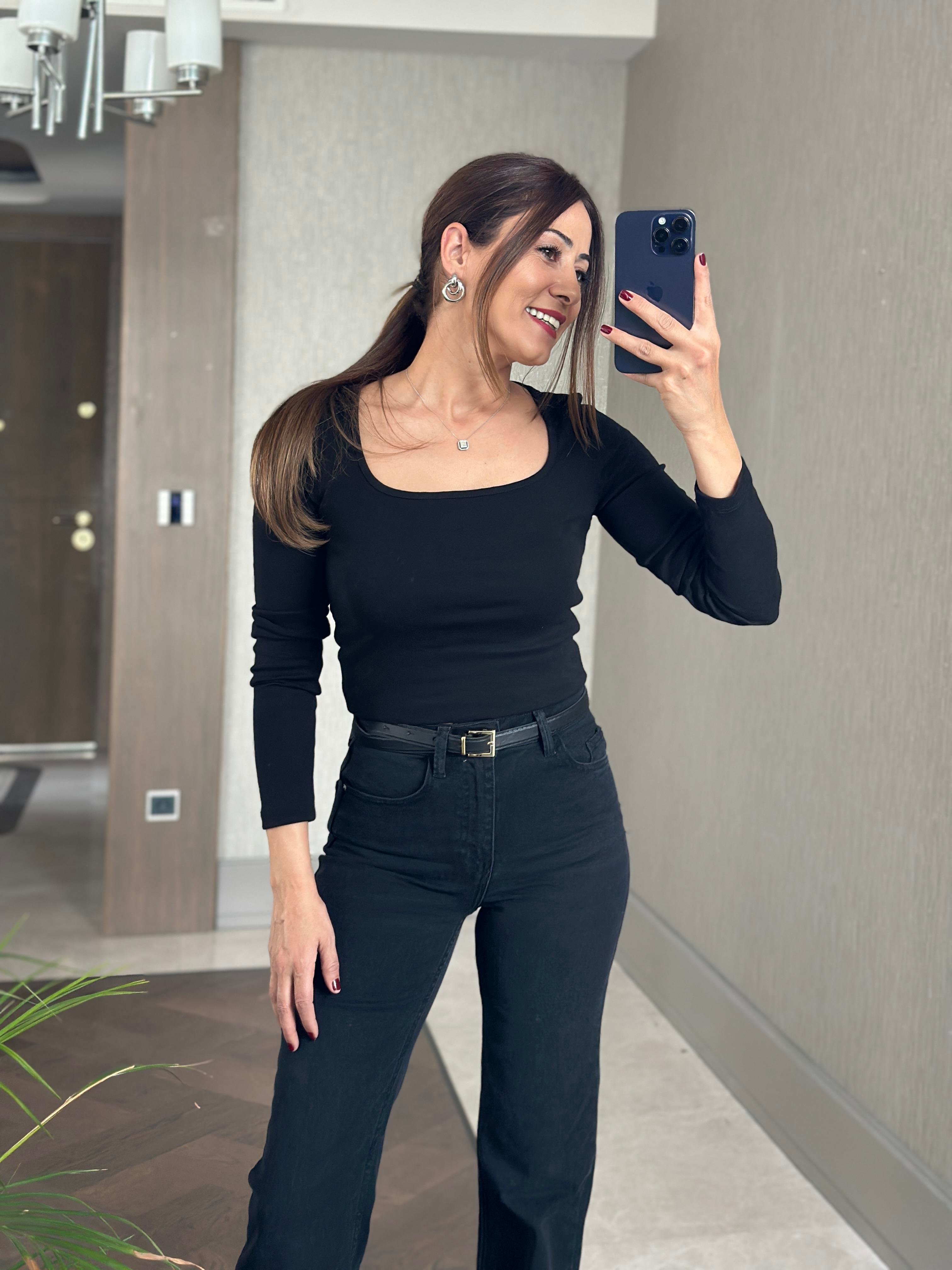 Siyah Kare Yaka Uzun Kollu Kadın Body