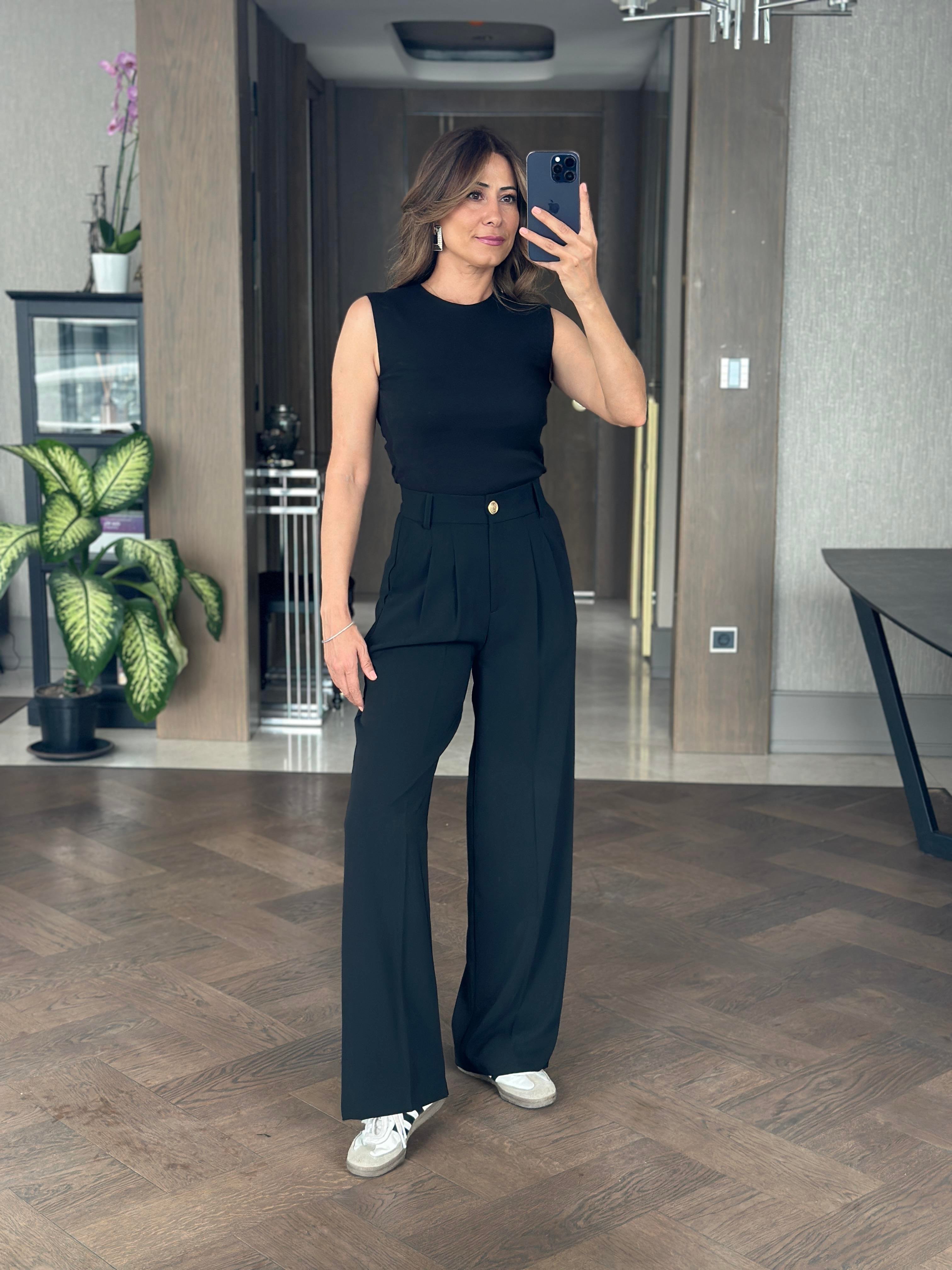 Siyah Karol Gold Düğmeli Arka Beli Lastikli Geniş Paça Kumaş Kadın Pantolon