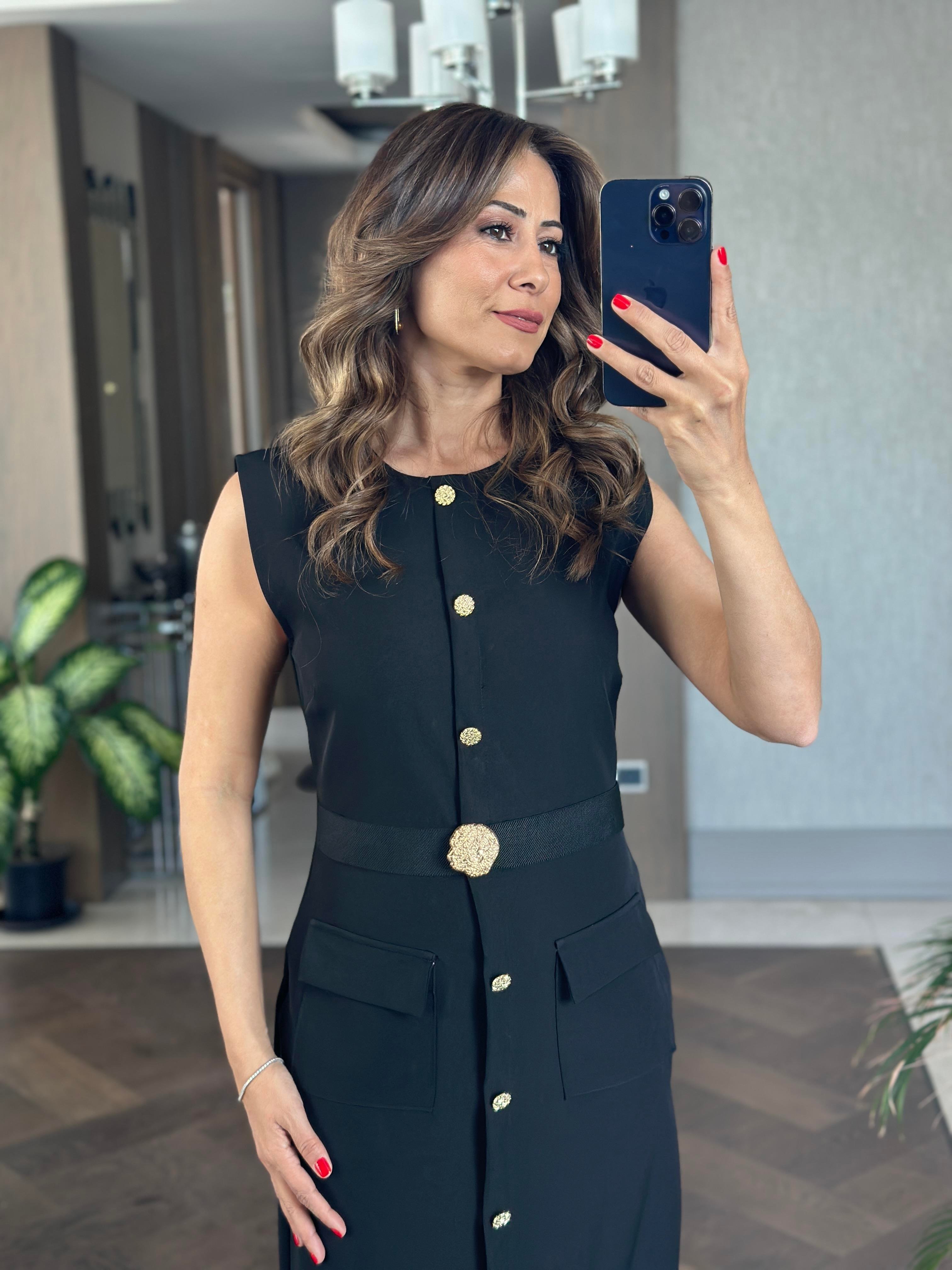 Siyah Kemeri Broş Detaylı Sıfır Kol Maksi Boy Kadın Elbise