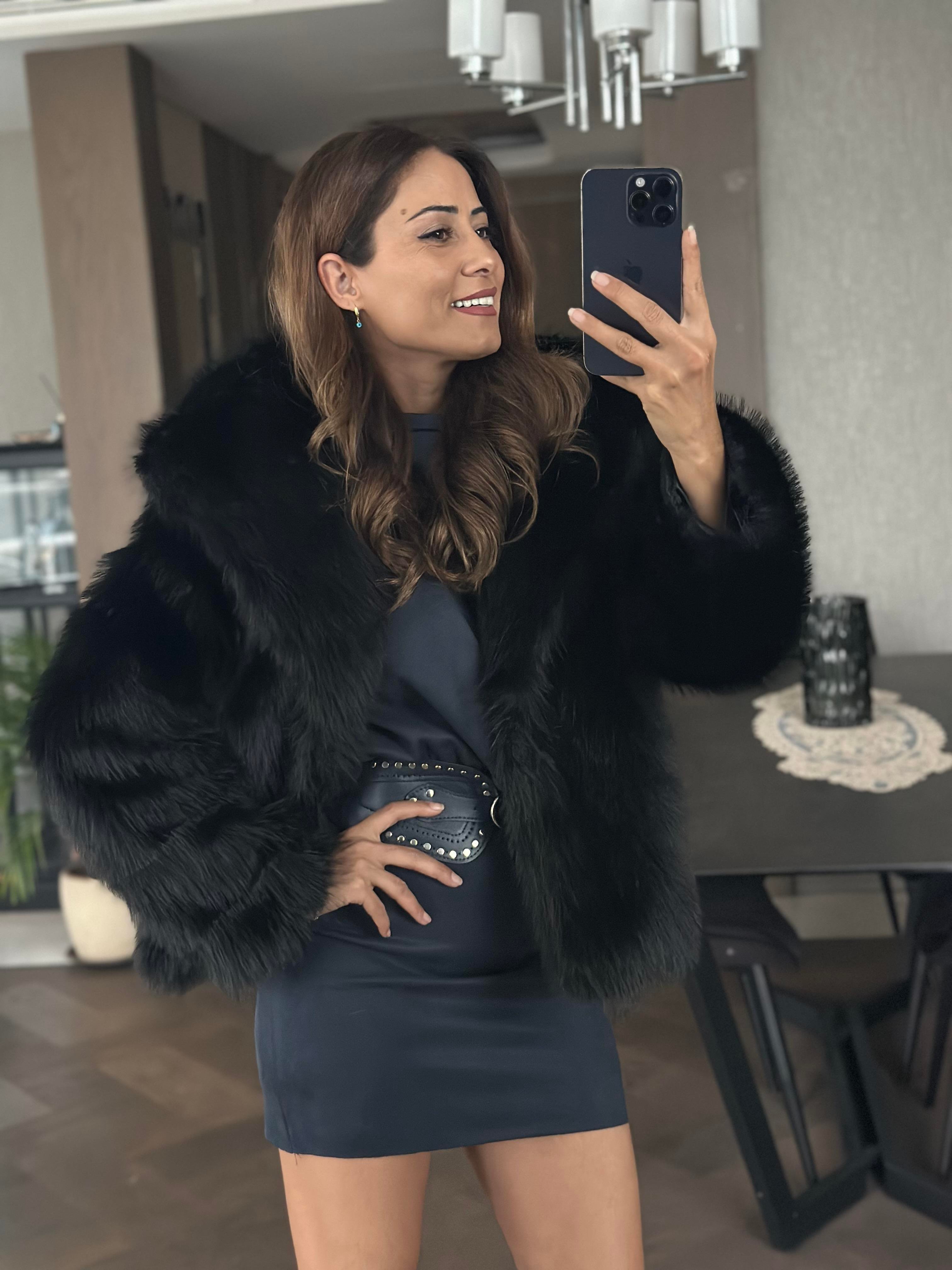 Siyah Kısa Boy Lolita Kadın Kürk Mont