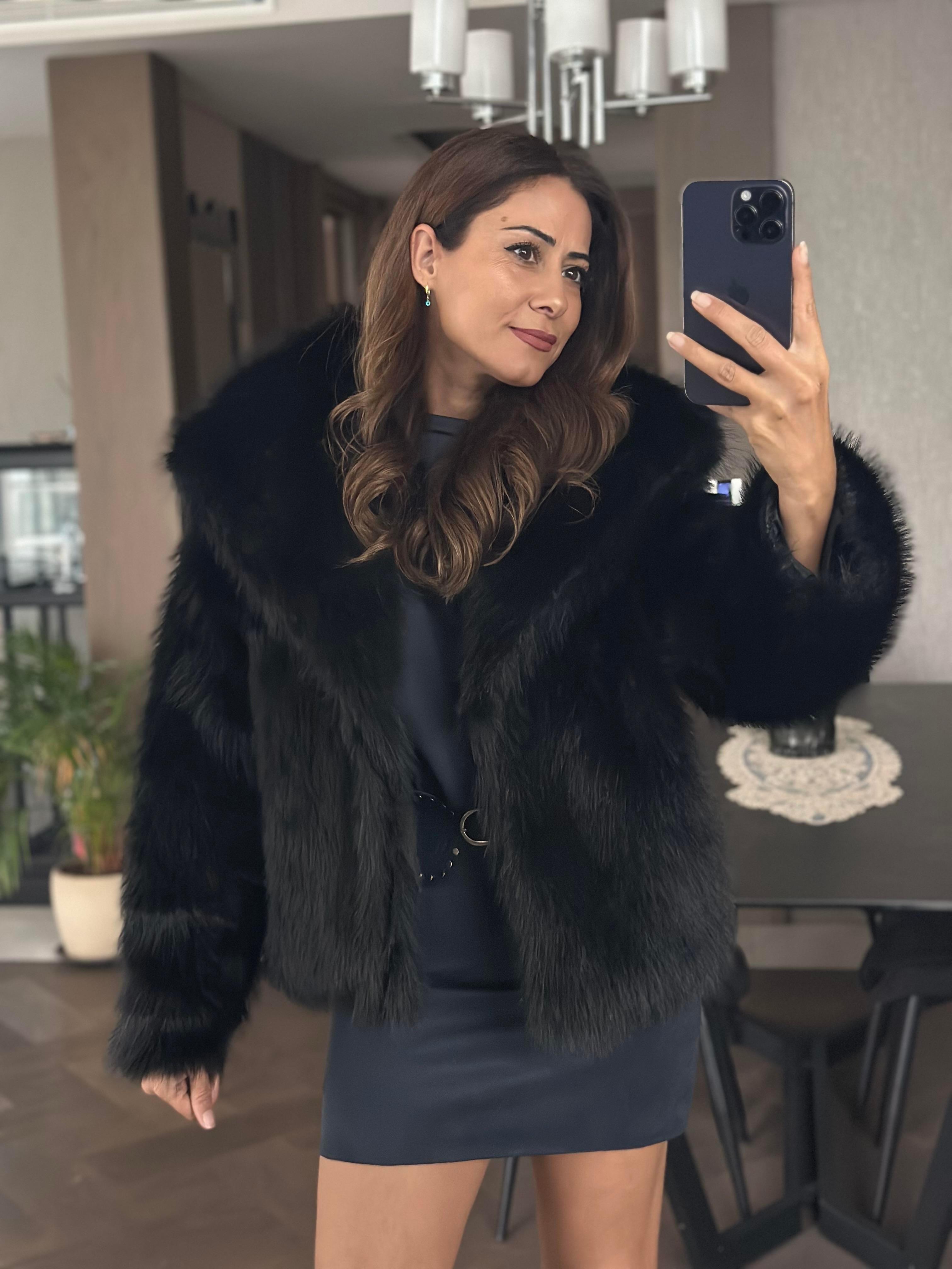 Siyah Kısa Boy Lolita Kadın Kürk Mont
