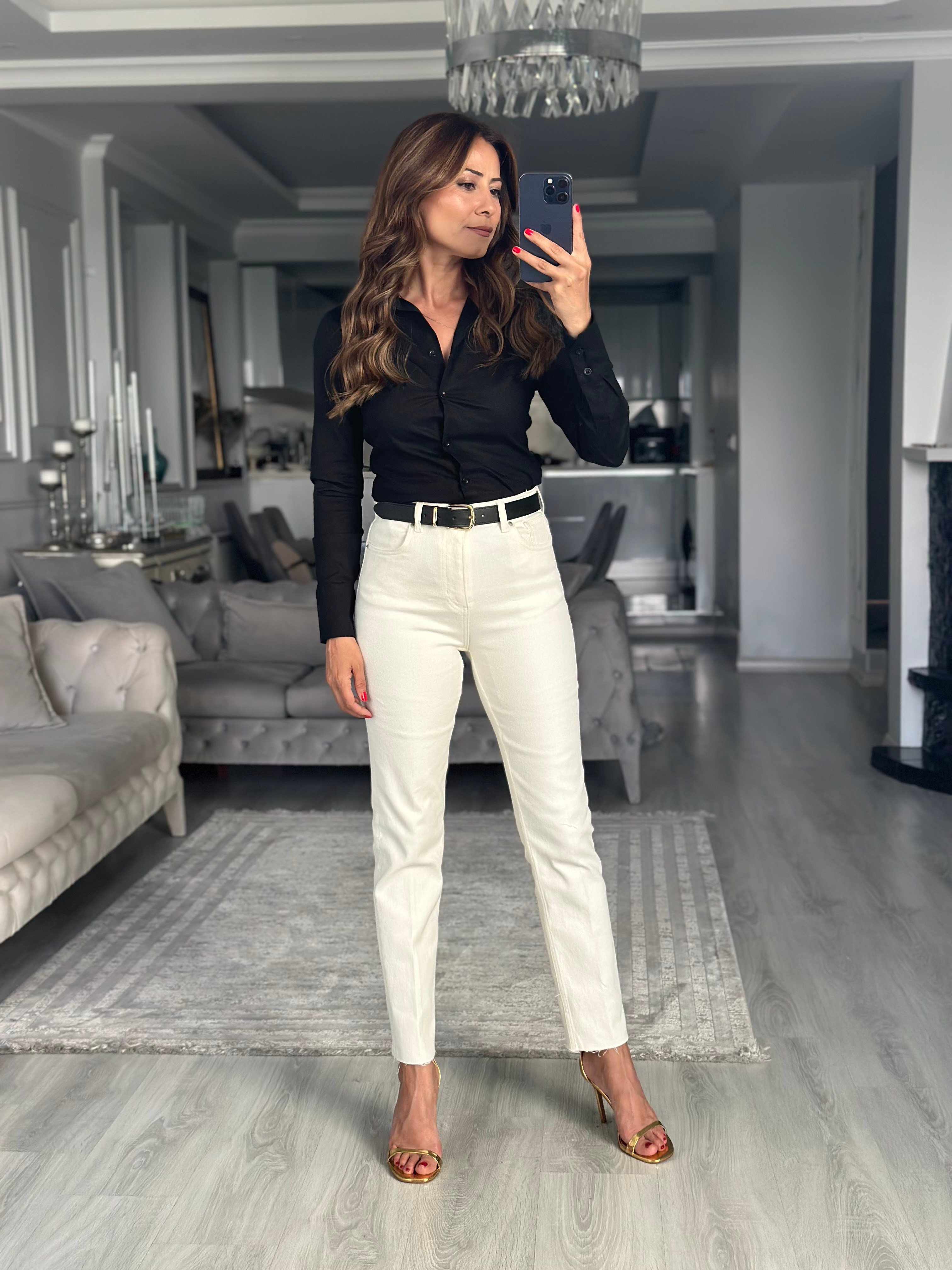 Siyah Kol Manşeti İki Düğmeli Slim Fit Kadın Gömlek