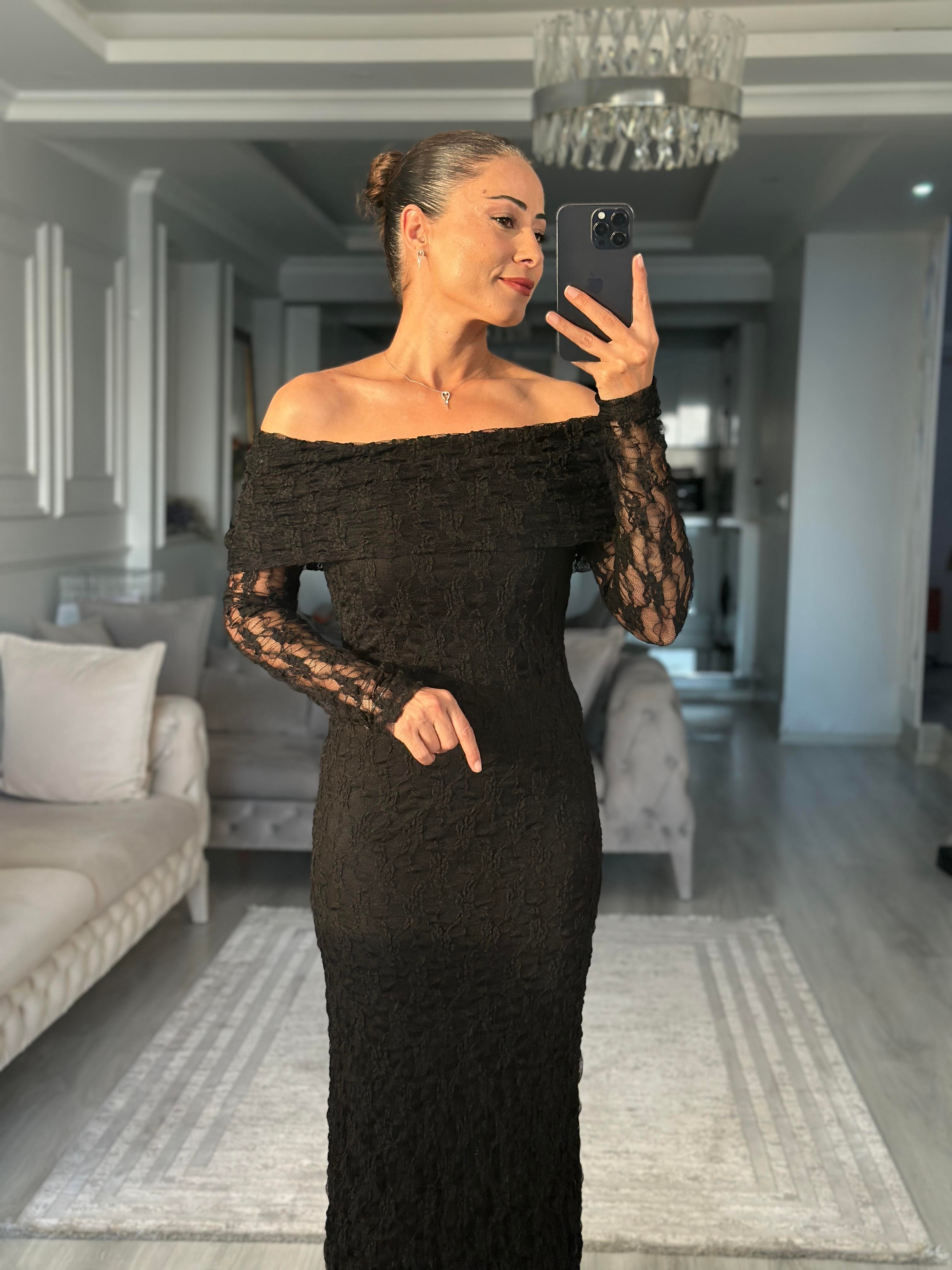 Siyah Madonna Yaka Dantel Maksi Boy Kadın Elbise