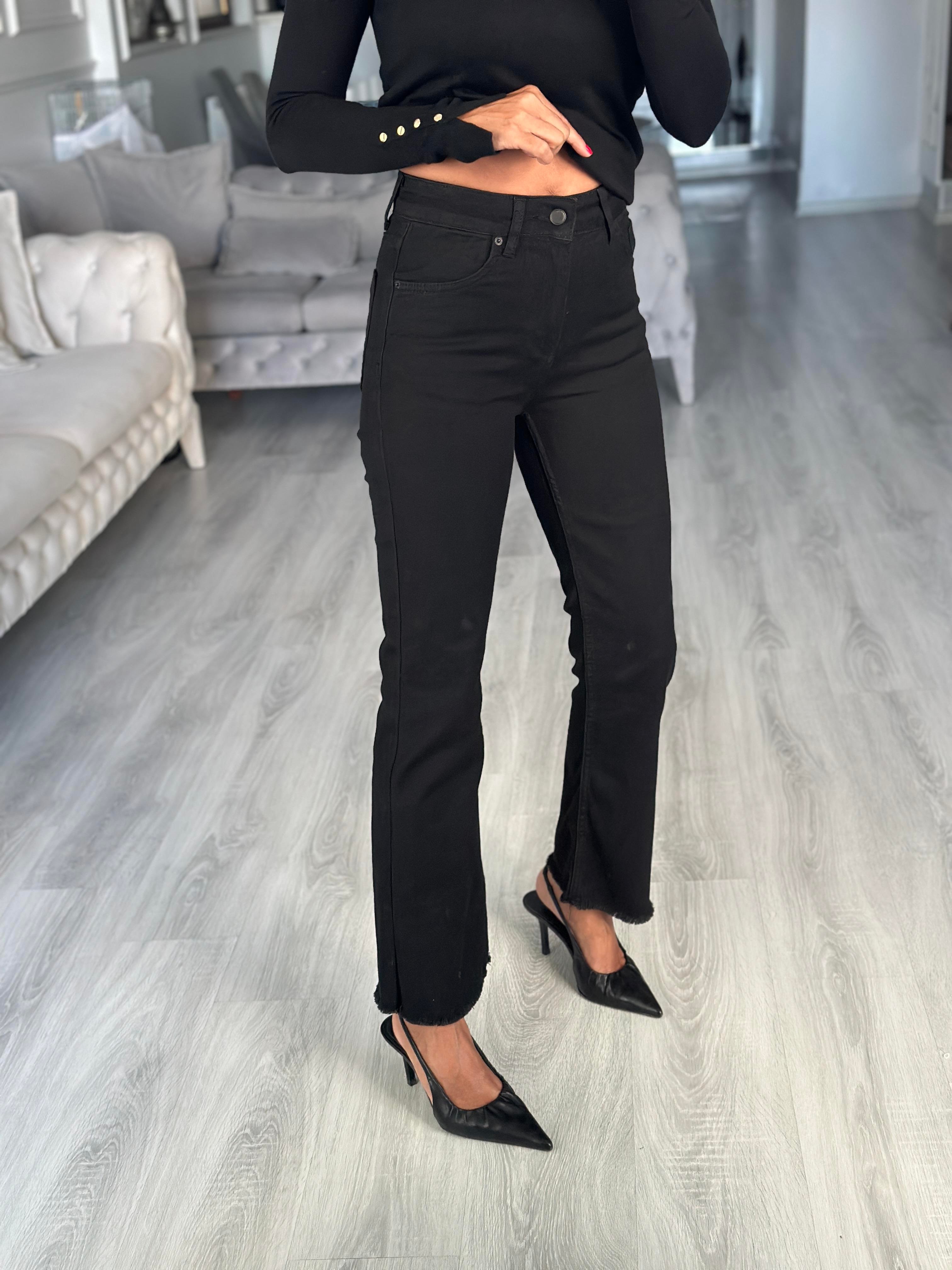 Siyah Mini Flare Paçası Püsküllü Kadın Jean Pantolon