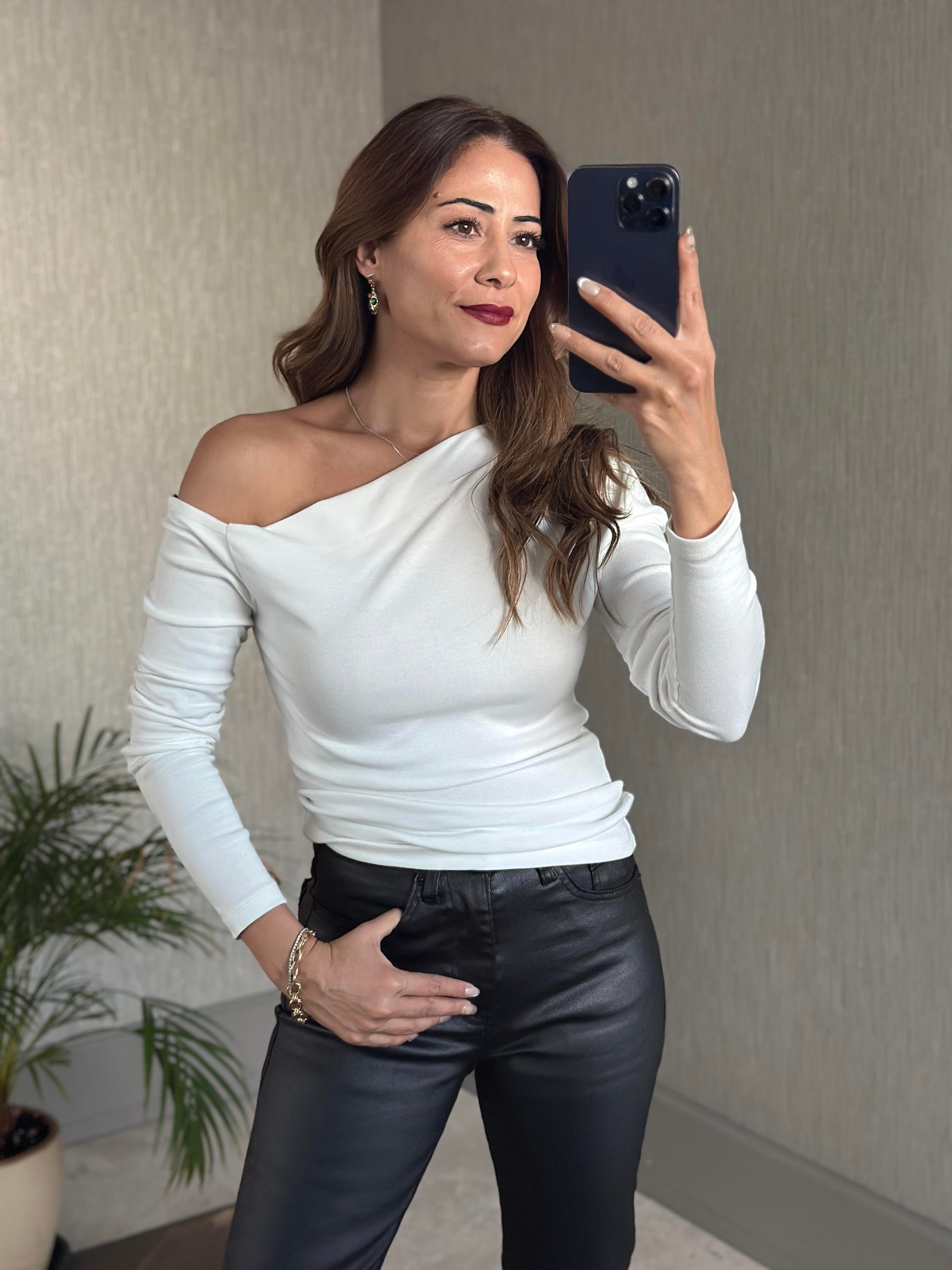 Siyah Mumlu Paçası Dikişli Marka Model Kadın Jean Pantolon