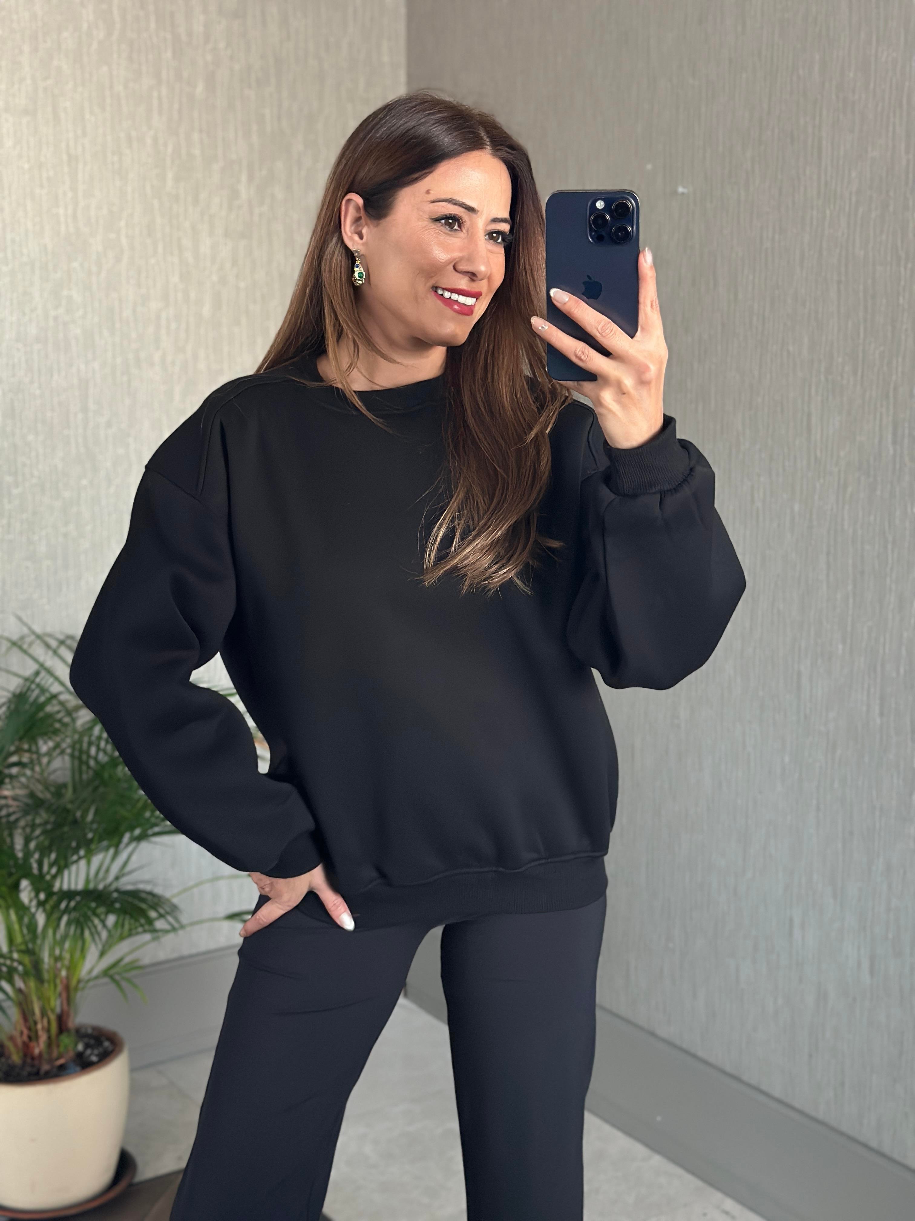 Siyah Omzu Dikiş Detaylı Bisiklet Yaka Şardonlu Kadın Sweatshirt