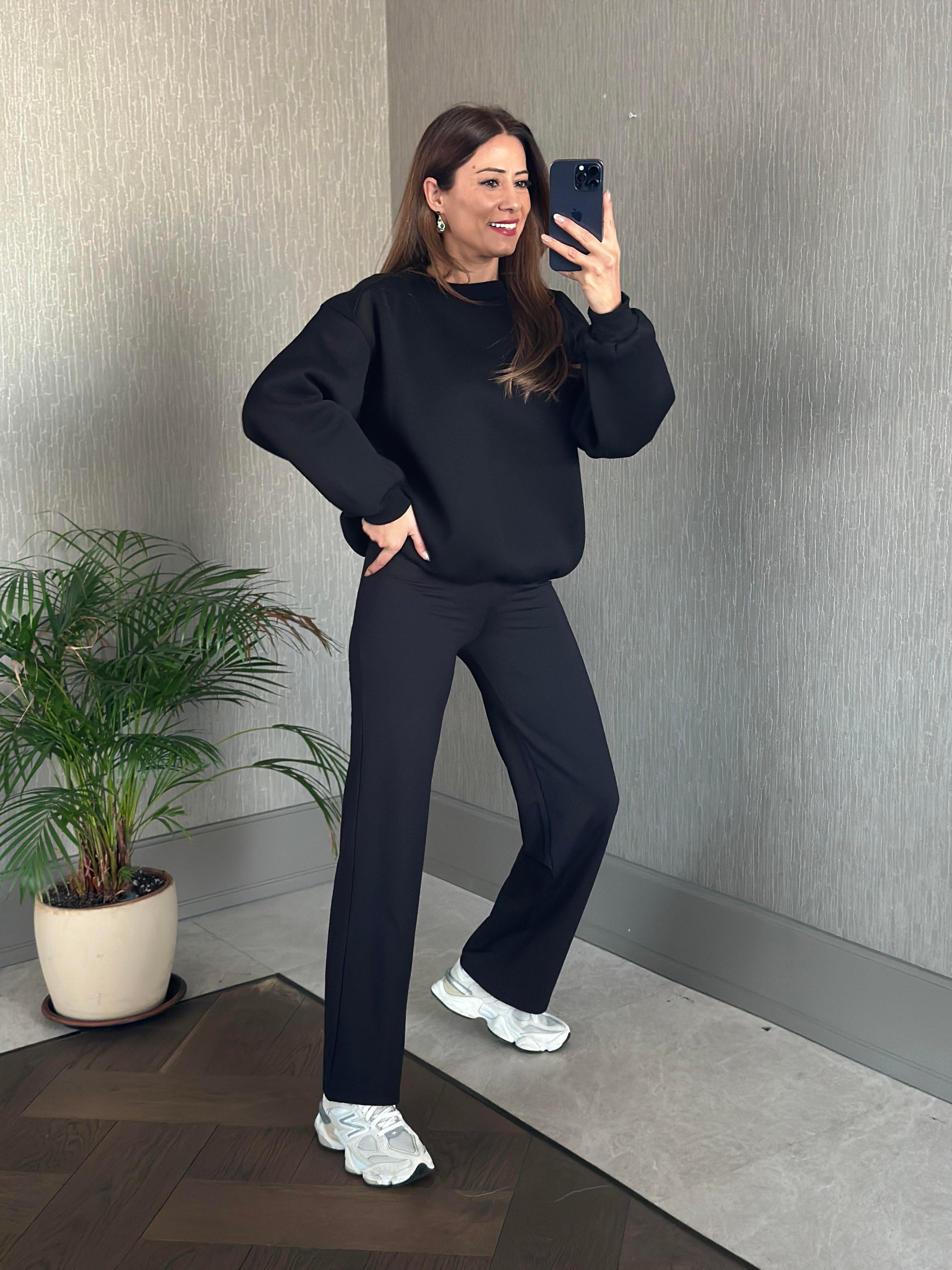 Siyah Omzu Dikiş Detaylı Bisiklet Yaka Şardonlu Kadın Sweatshirt