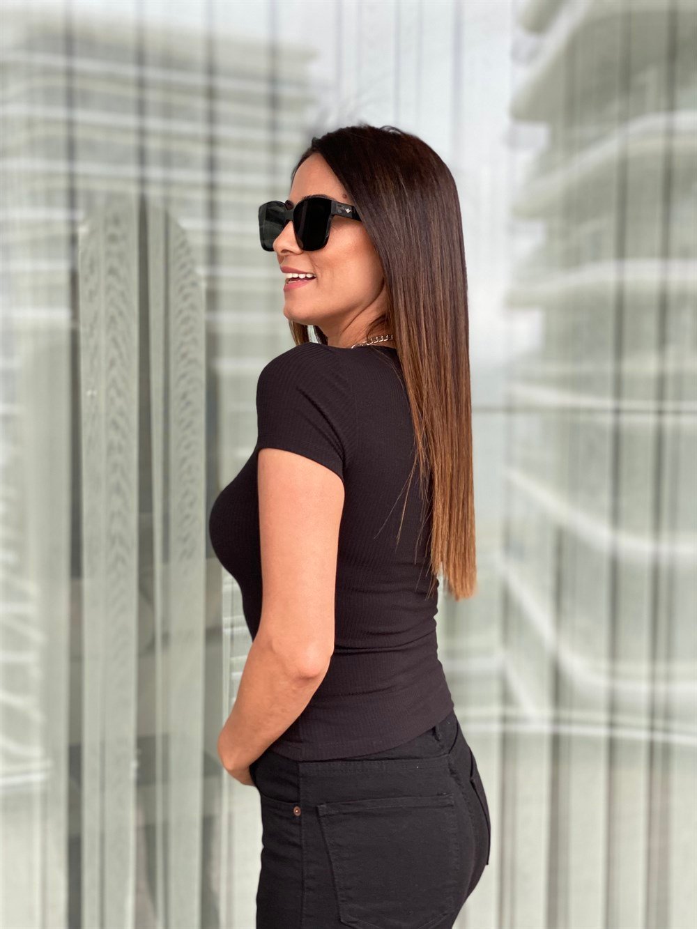 Siyah  Önü Büzgülü Kısa Kol Body