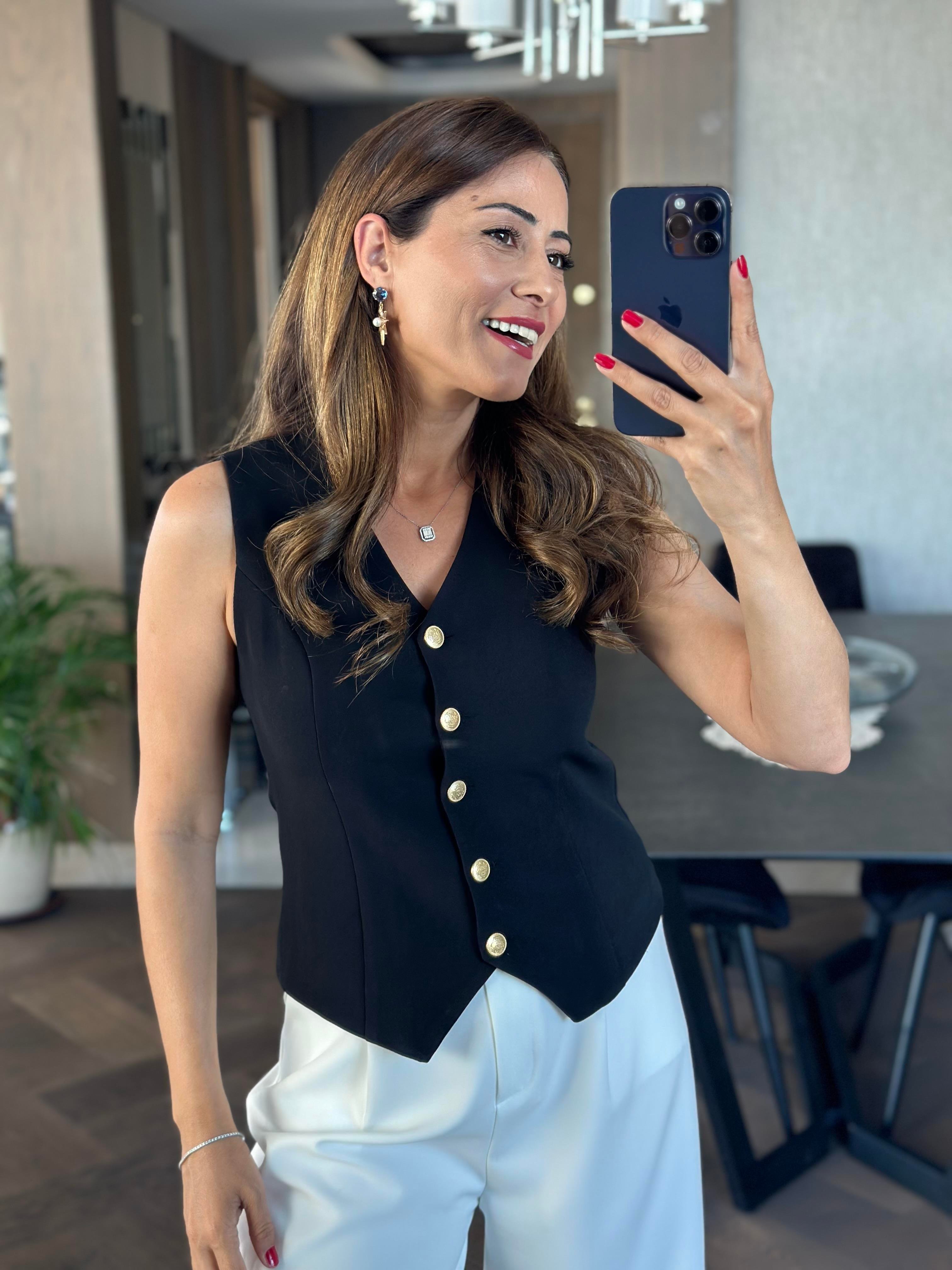 Siyah Orjinal Marka Beş Gold Düğmeli Astarlı Kadın Yelek