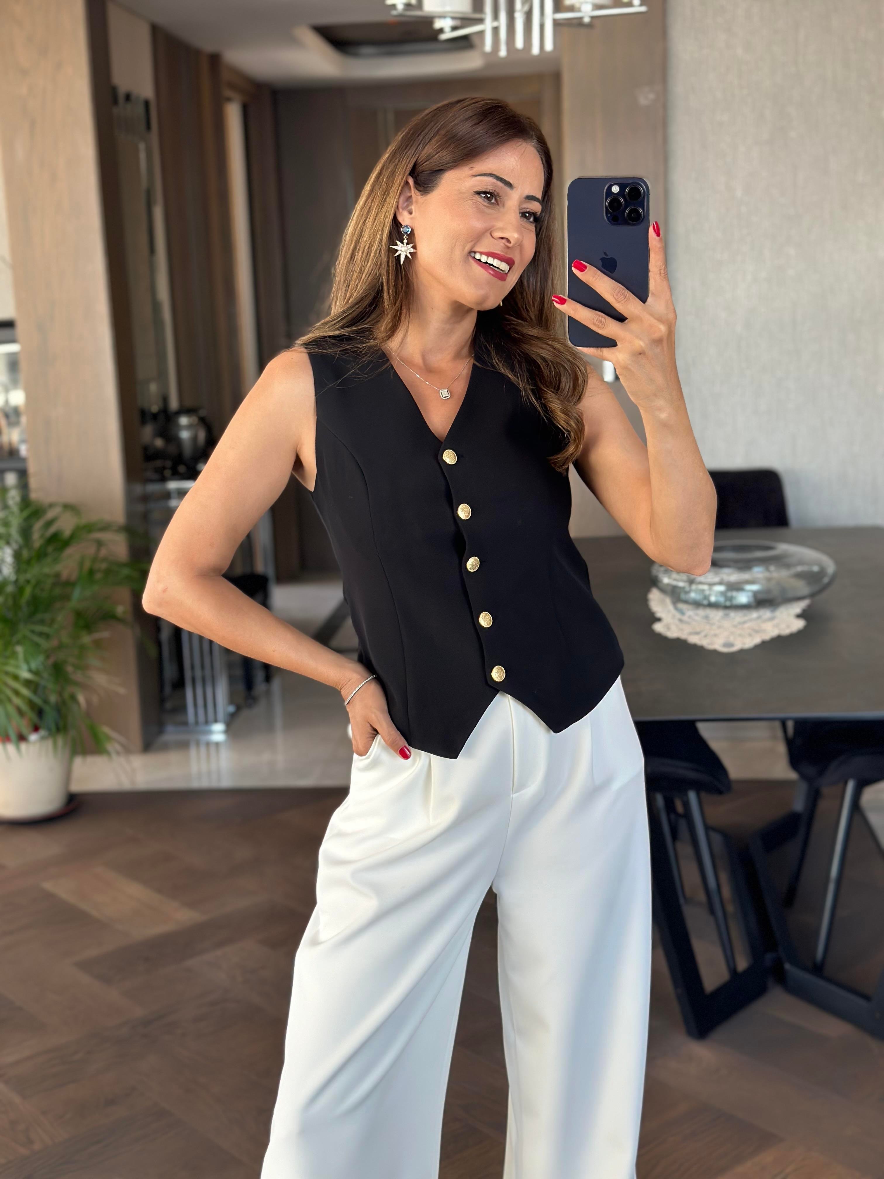 Siyah Orjinal Marka Beş Gold Düğmeli Astarlı Kadın Yelek