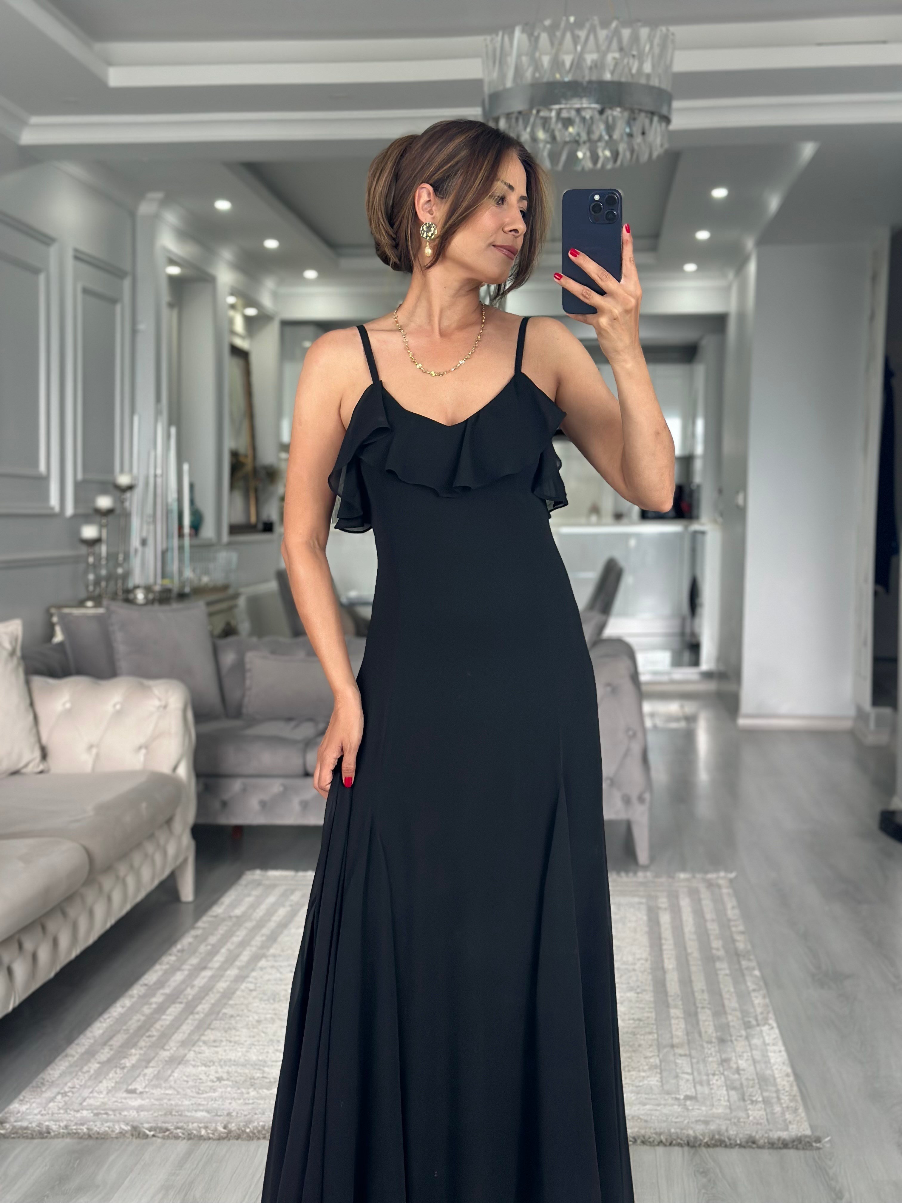 Siyah Şifon Fırfır Detaylı Askılı Maxi Boy Kadın Elbise