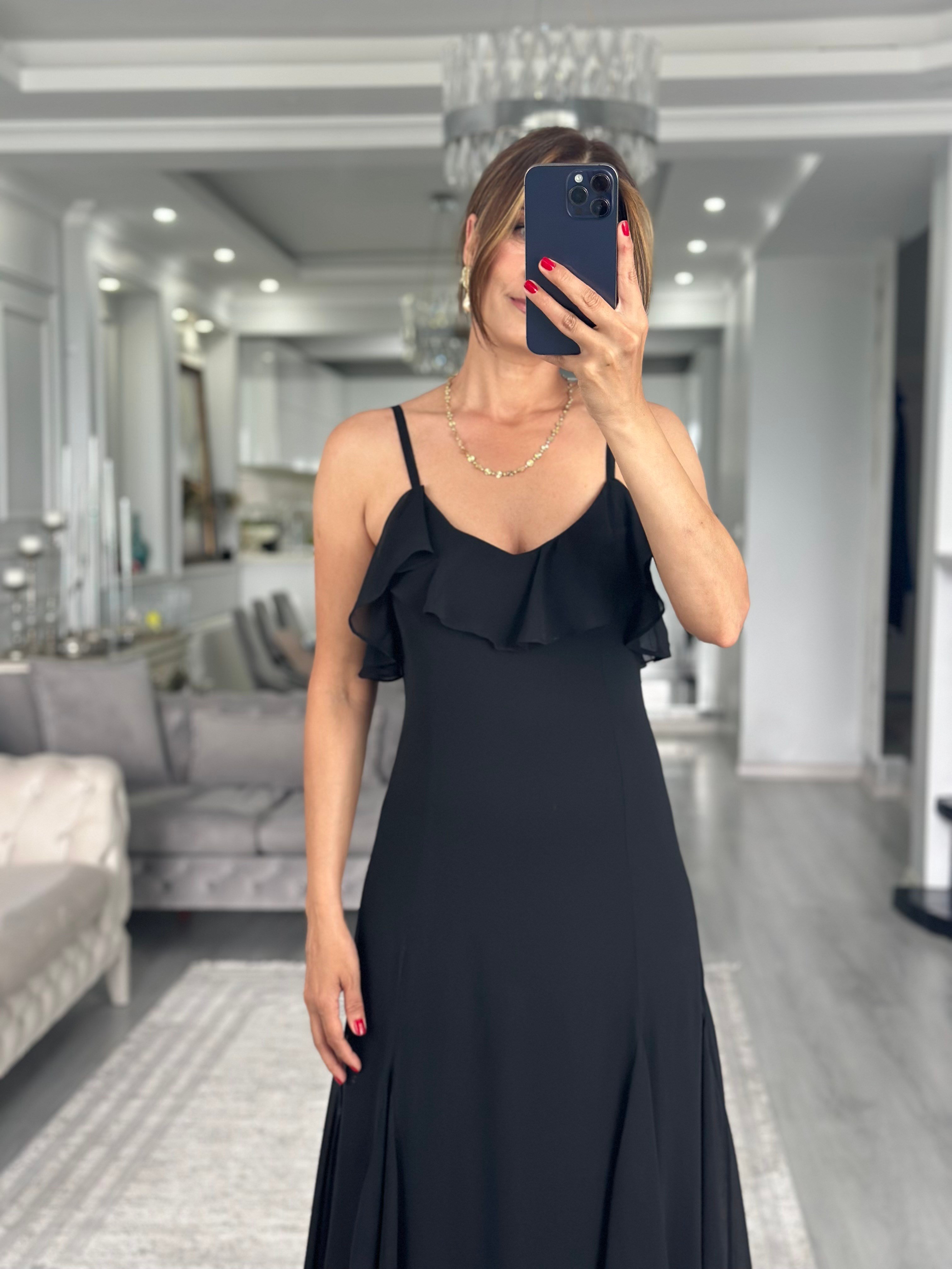 Siyah Şifon Fırfır Detaylı Askılı Maxi Boy Kadın Elbise