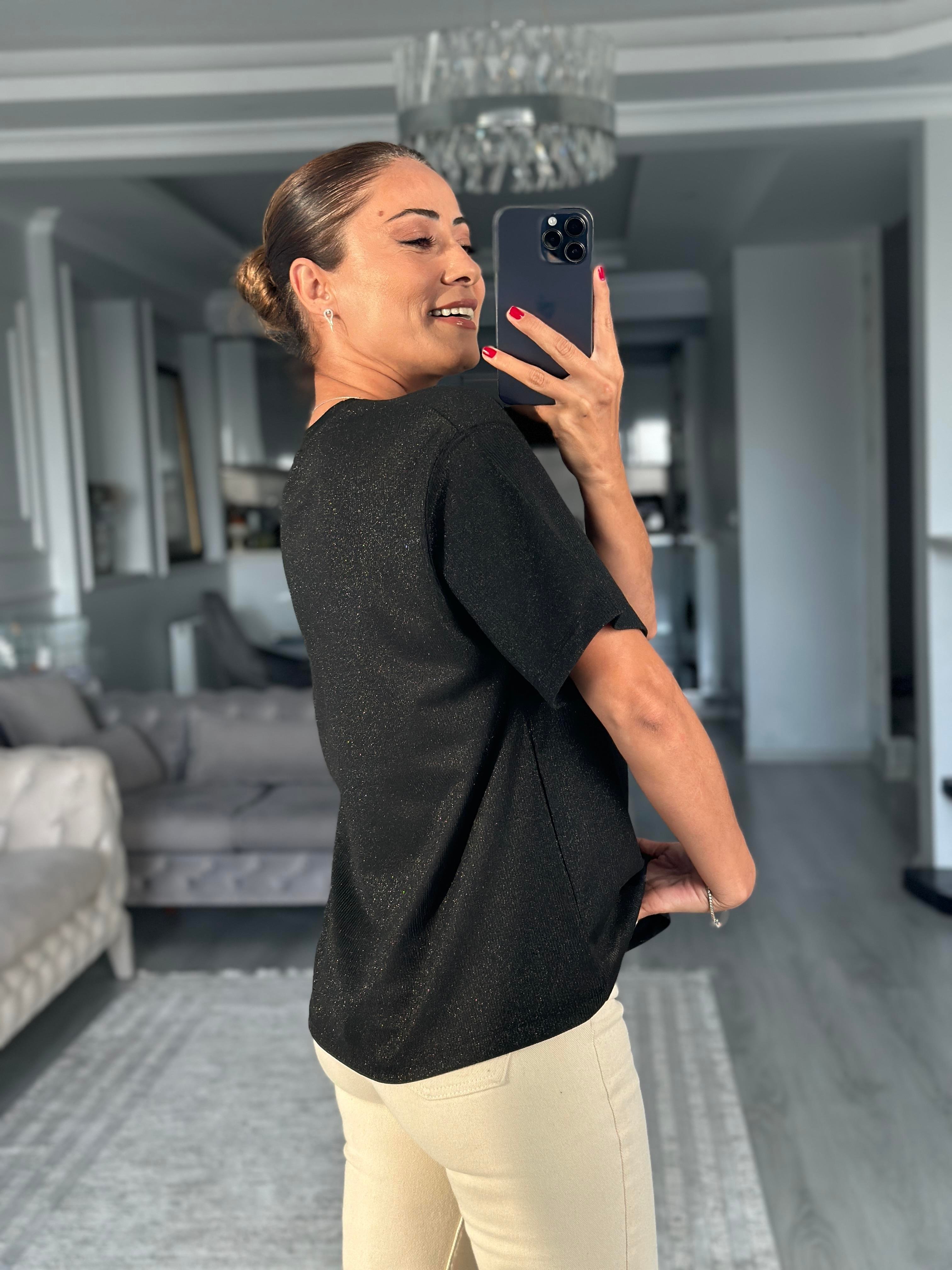 Siyah Simli Bisiklet Yaka Basic Kadın T-Shirt