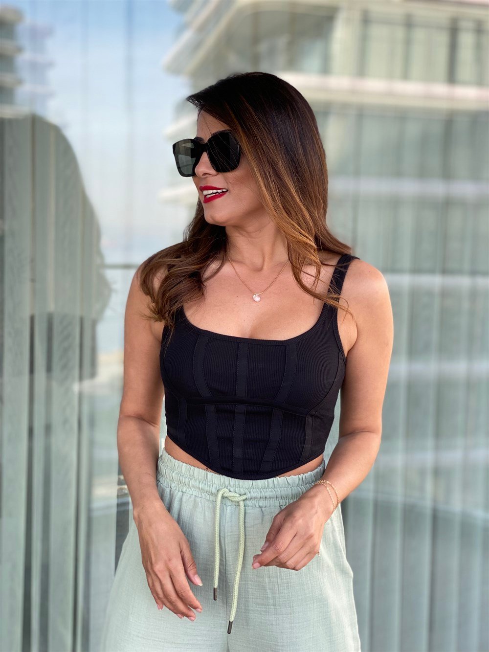 Siyah Sırt Fermuarlı Korse Top
