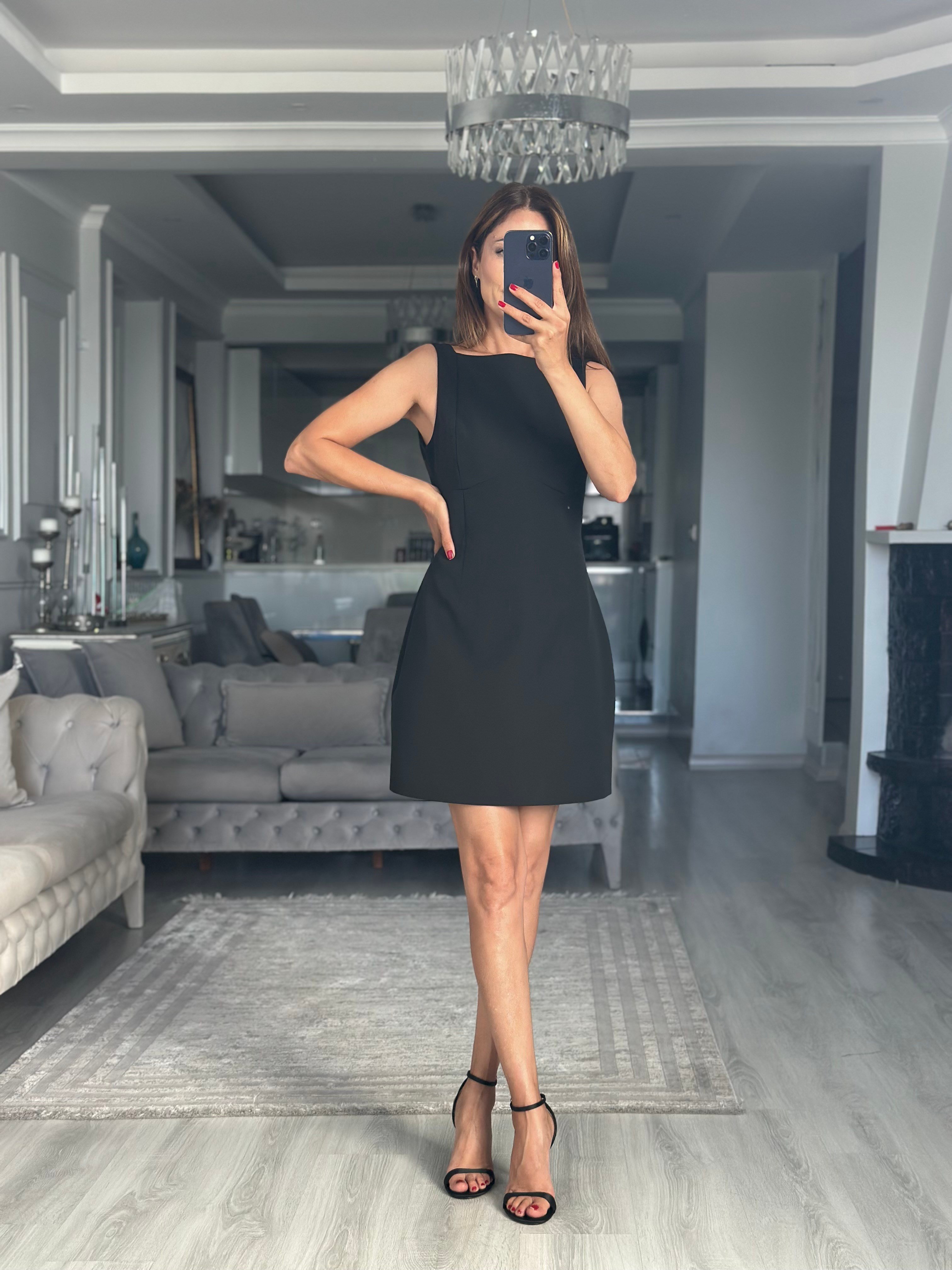 Siyah Sırtı Açık Balon Mini Kadın Elbise 