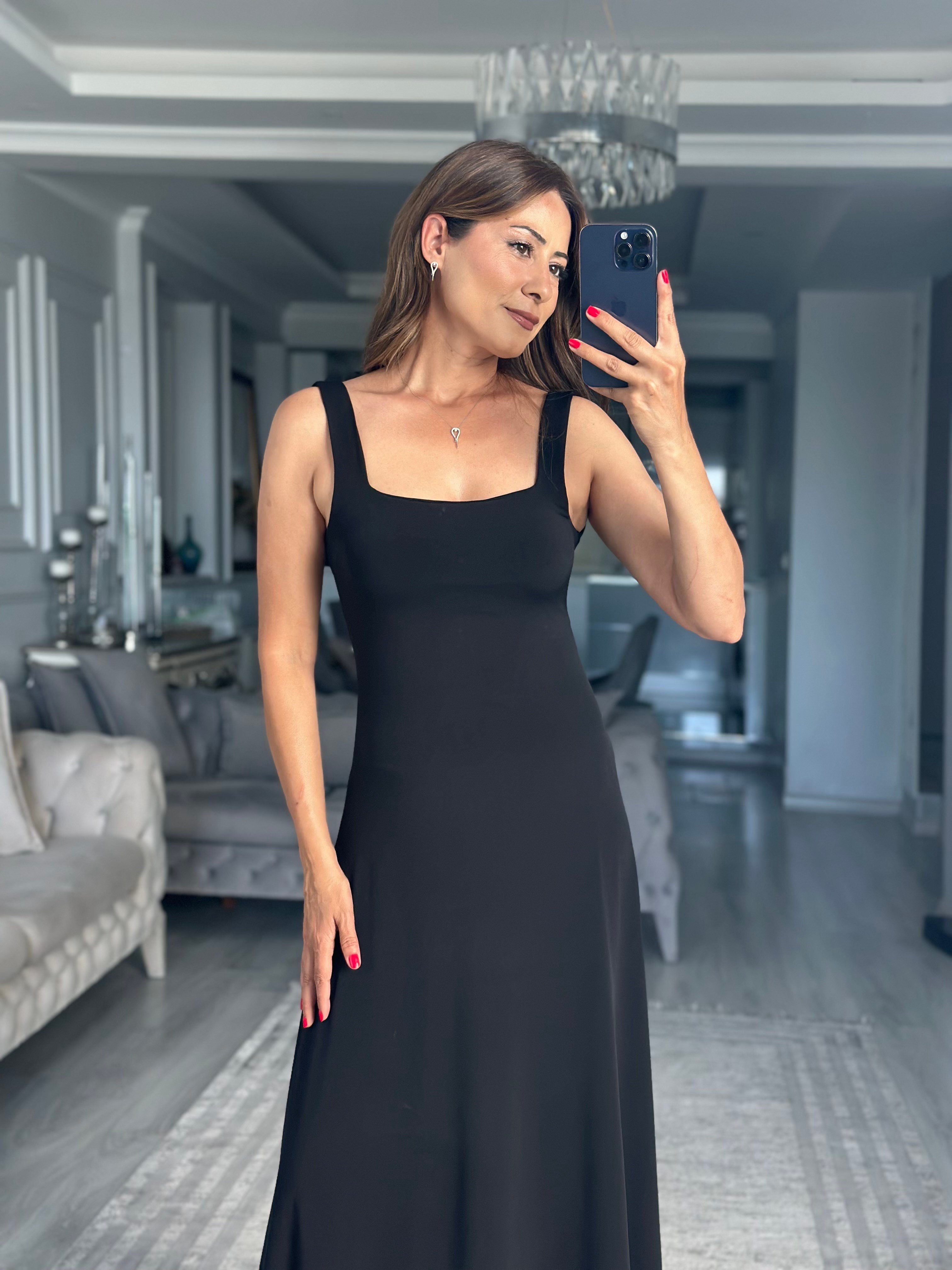 Siyah Sırtı Kare Dekolteli Maxi Boy Kadın Elbise 
