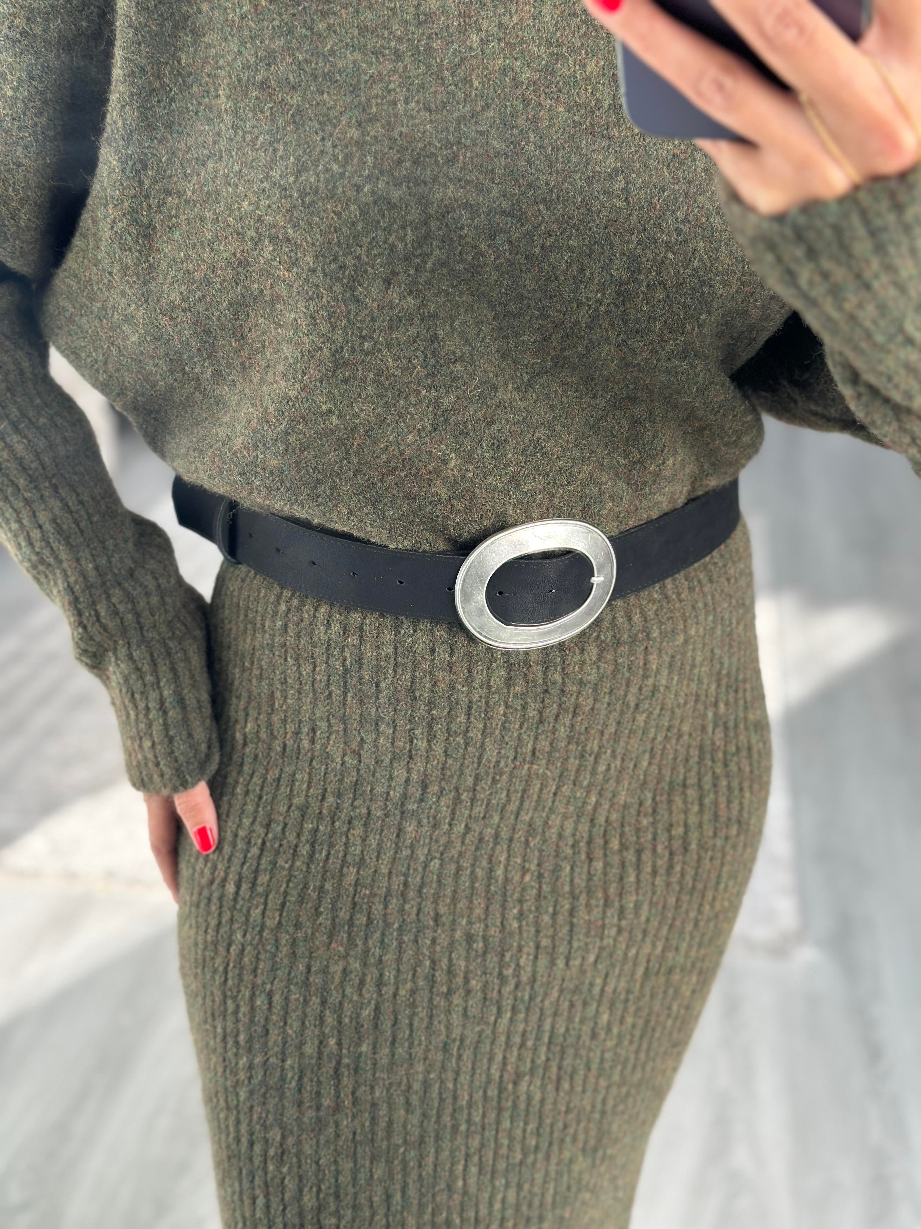 Siyah Süet Oval Tokalı Kadın Kemer