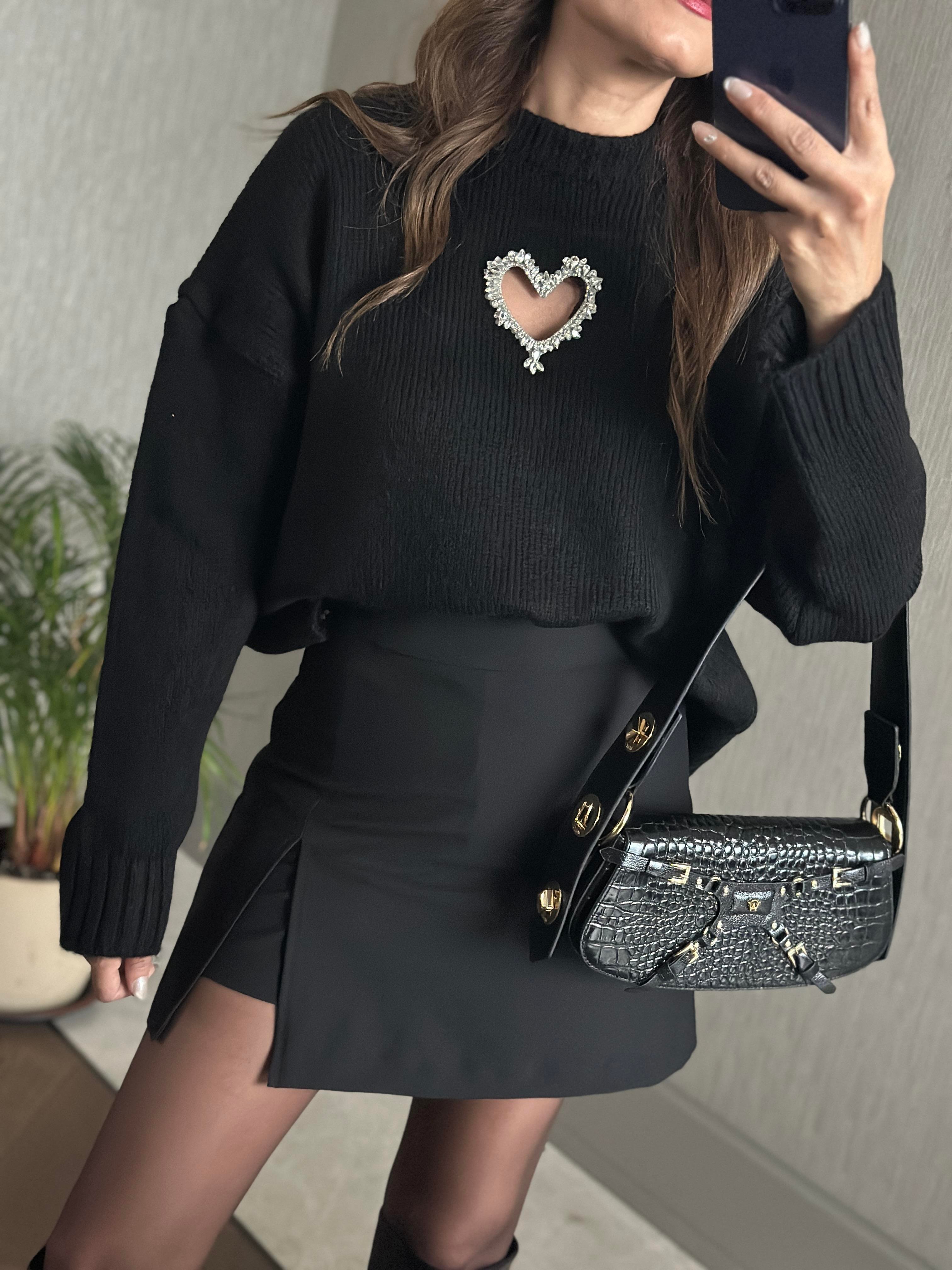 Siyah Taş Kalp Dekolteli Bisiklet Yaka Kadın Triko Kazak