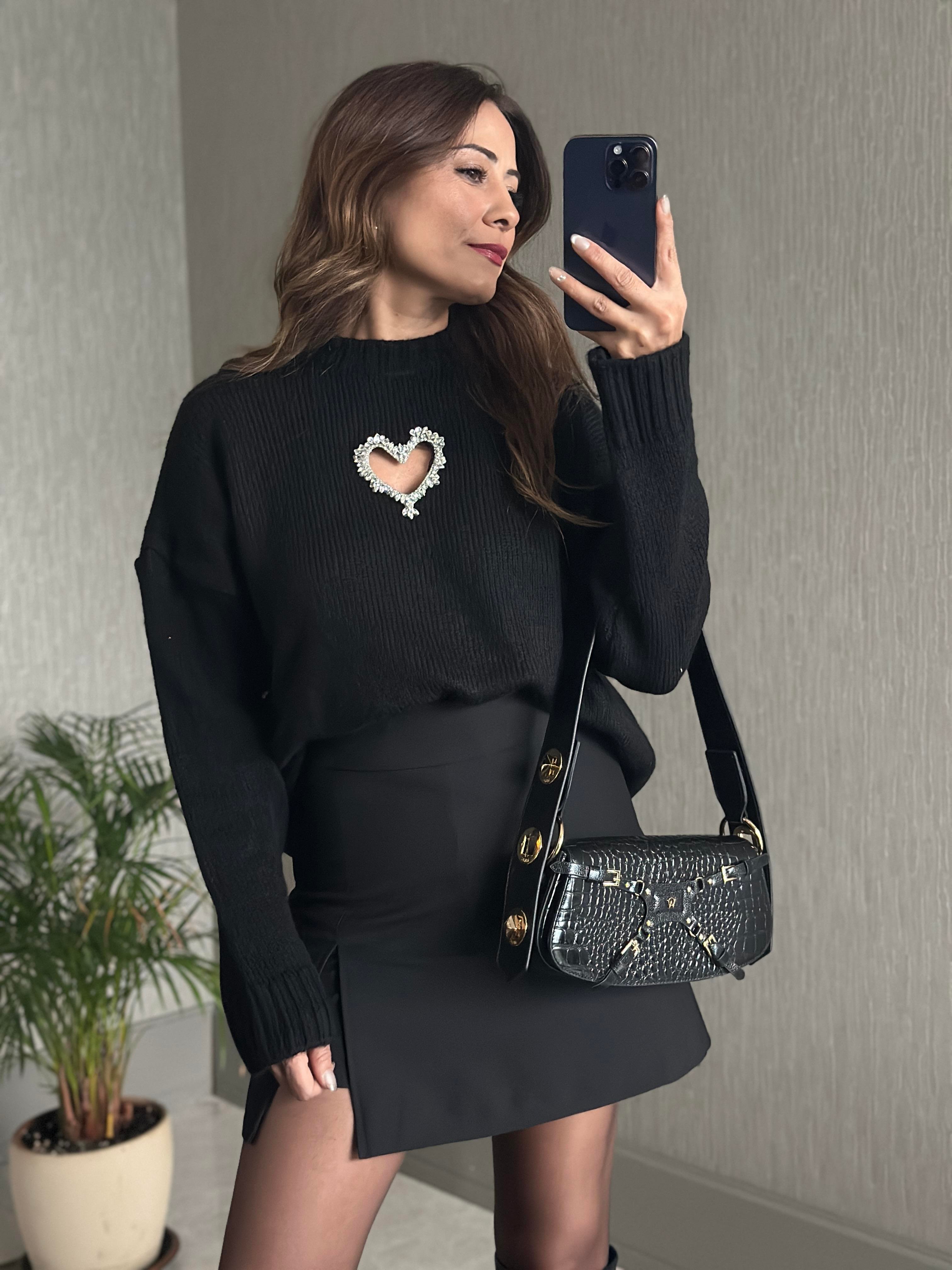 Siyah Taş Kalp Dekolteli Bisiklet Yaka Kadın Triko Kazak